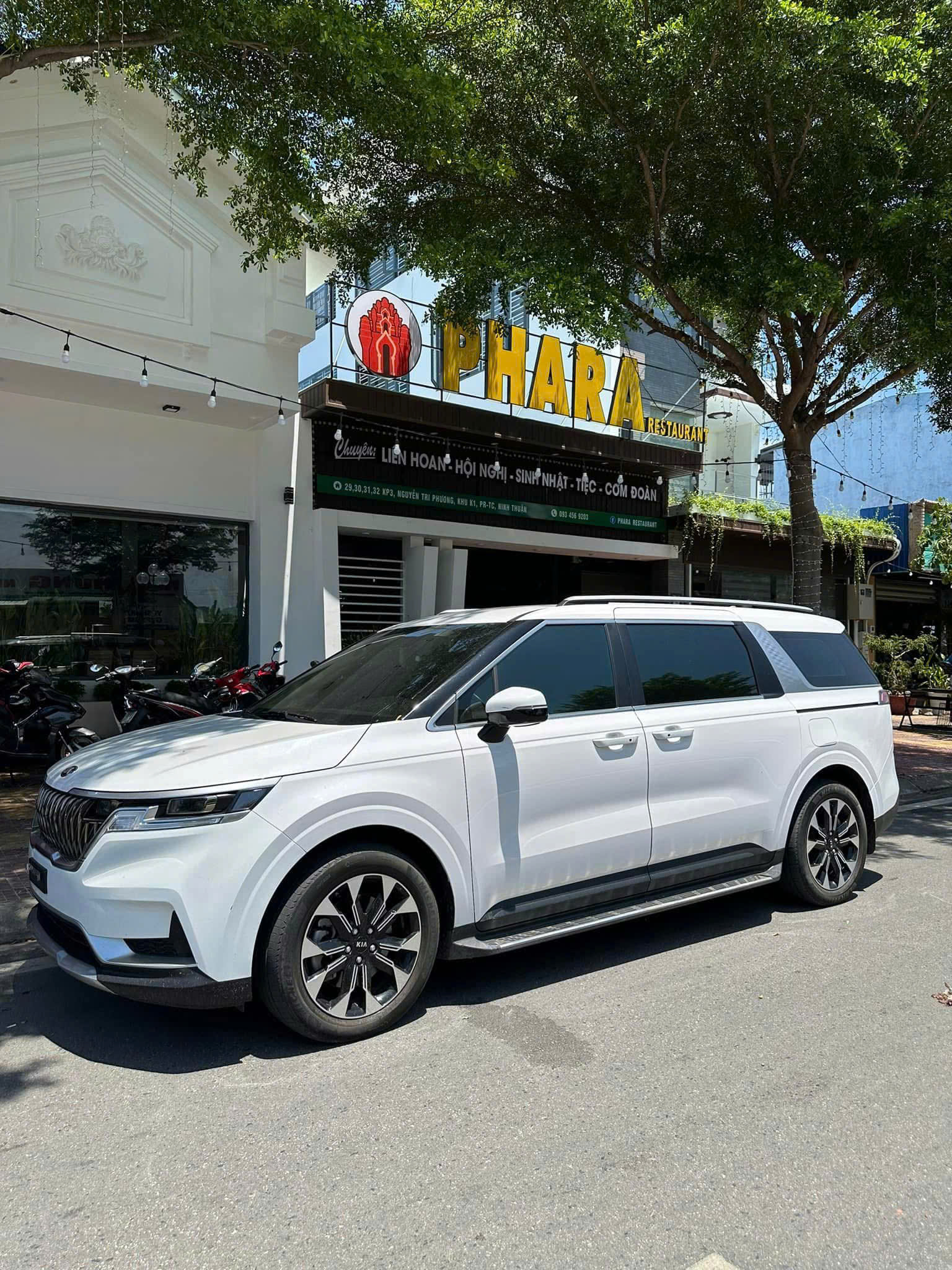 Thuê xe 7 chỗ Sài Gòn – Vĩnh Hy cho gia đình