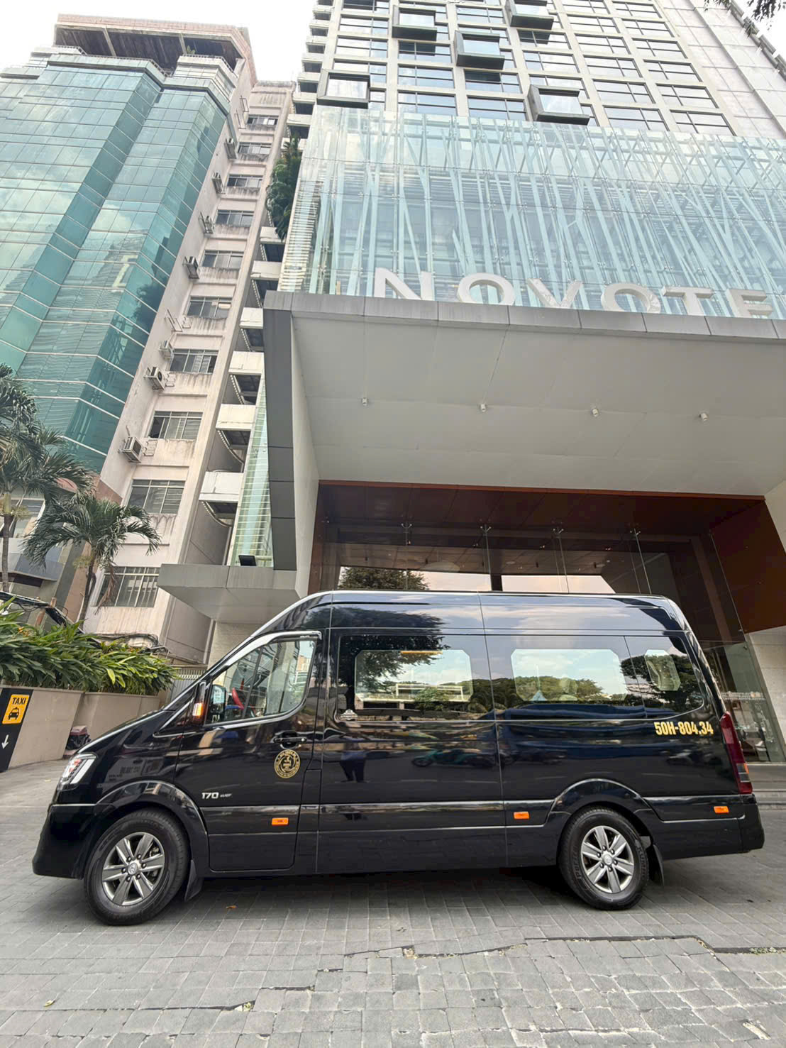 Thuê xe 9 chỗ Limousine HCM đi Cam Ranh