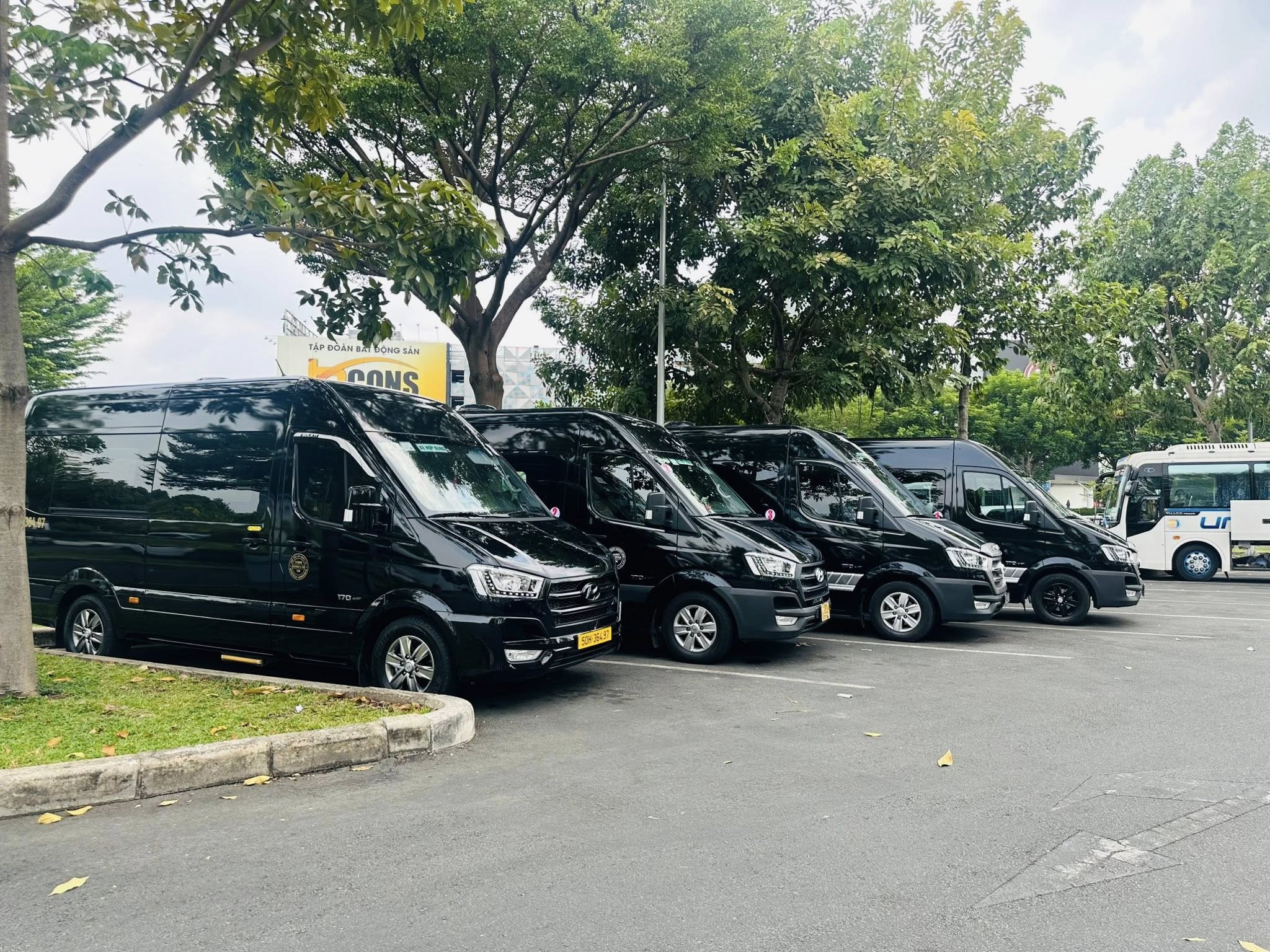 Thuê xe cao cấp Sài Gòn – Vĩnh Hy tiện nghi