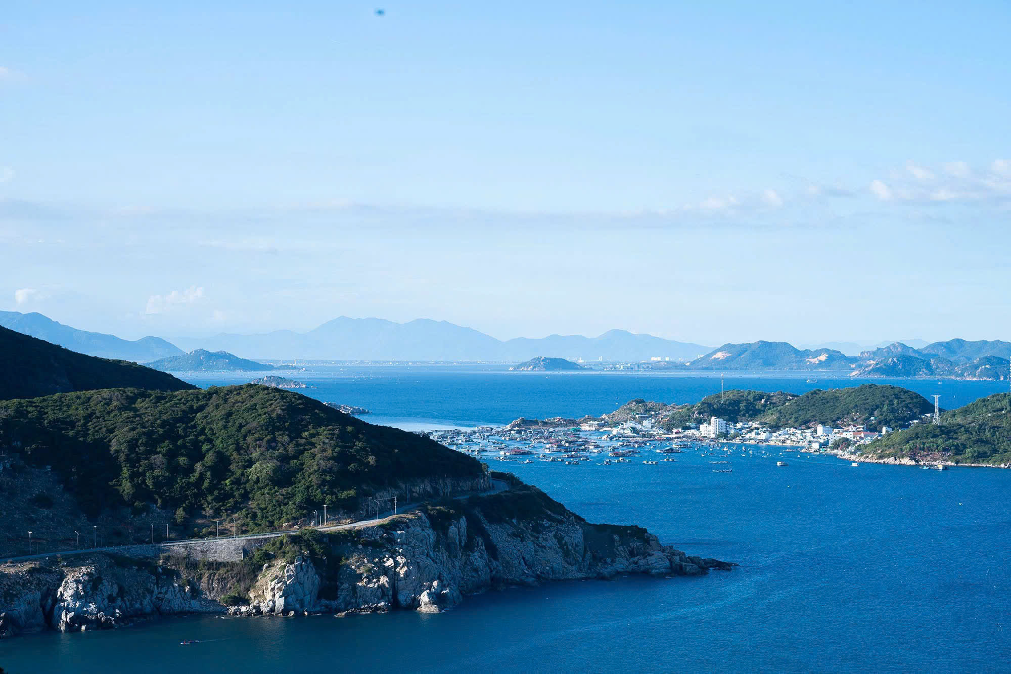 Thuê xe du lịch Sài Gòn – Vĩnh Hy nhiều lựa chọn