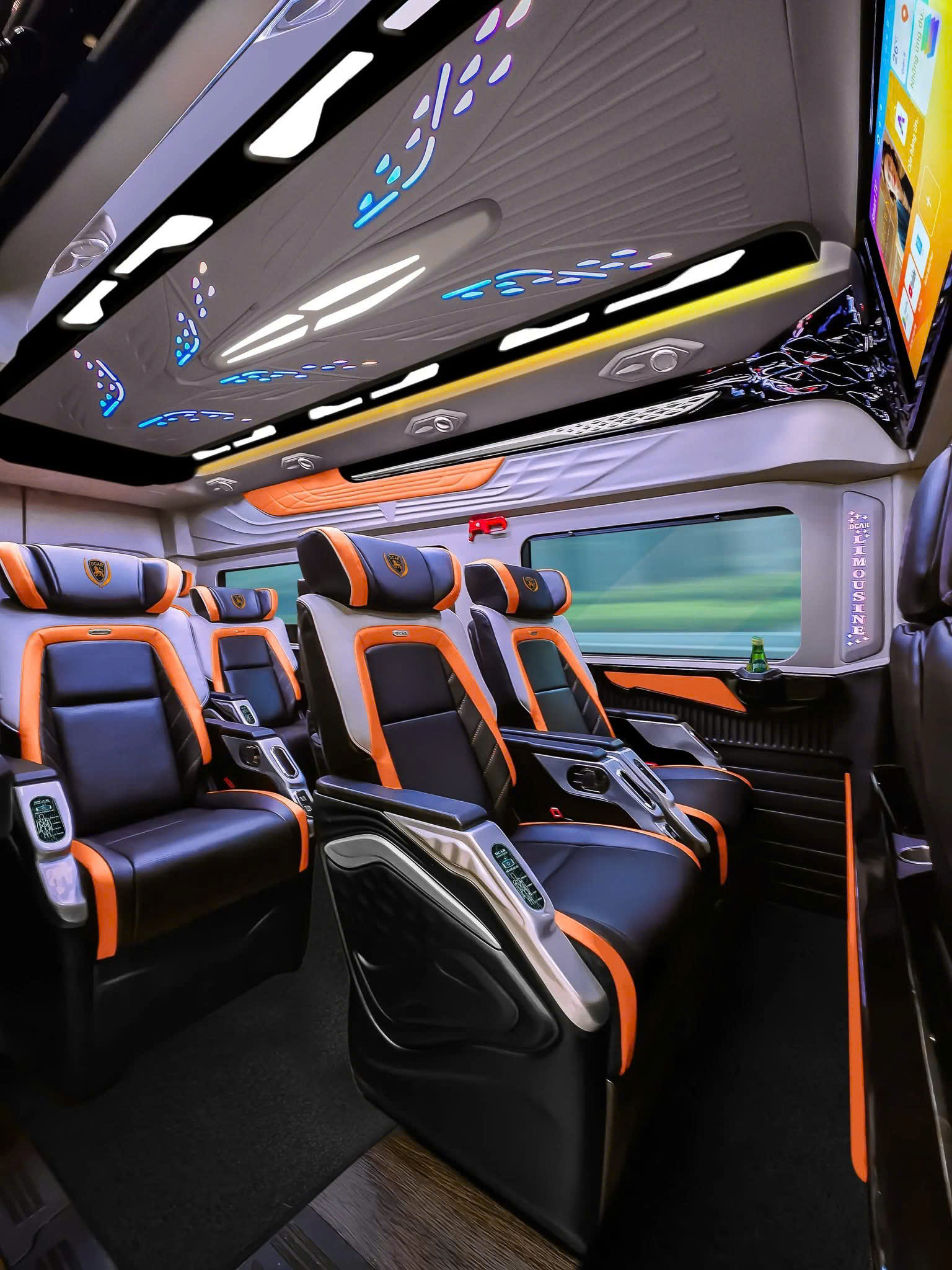 Thuê xe Limousine 11 chỗ Đà Lạt đi Sài Gòn