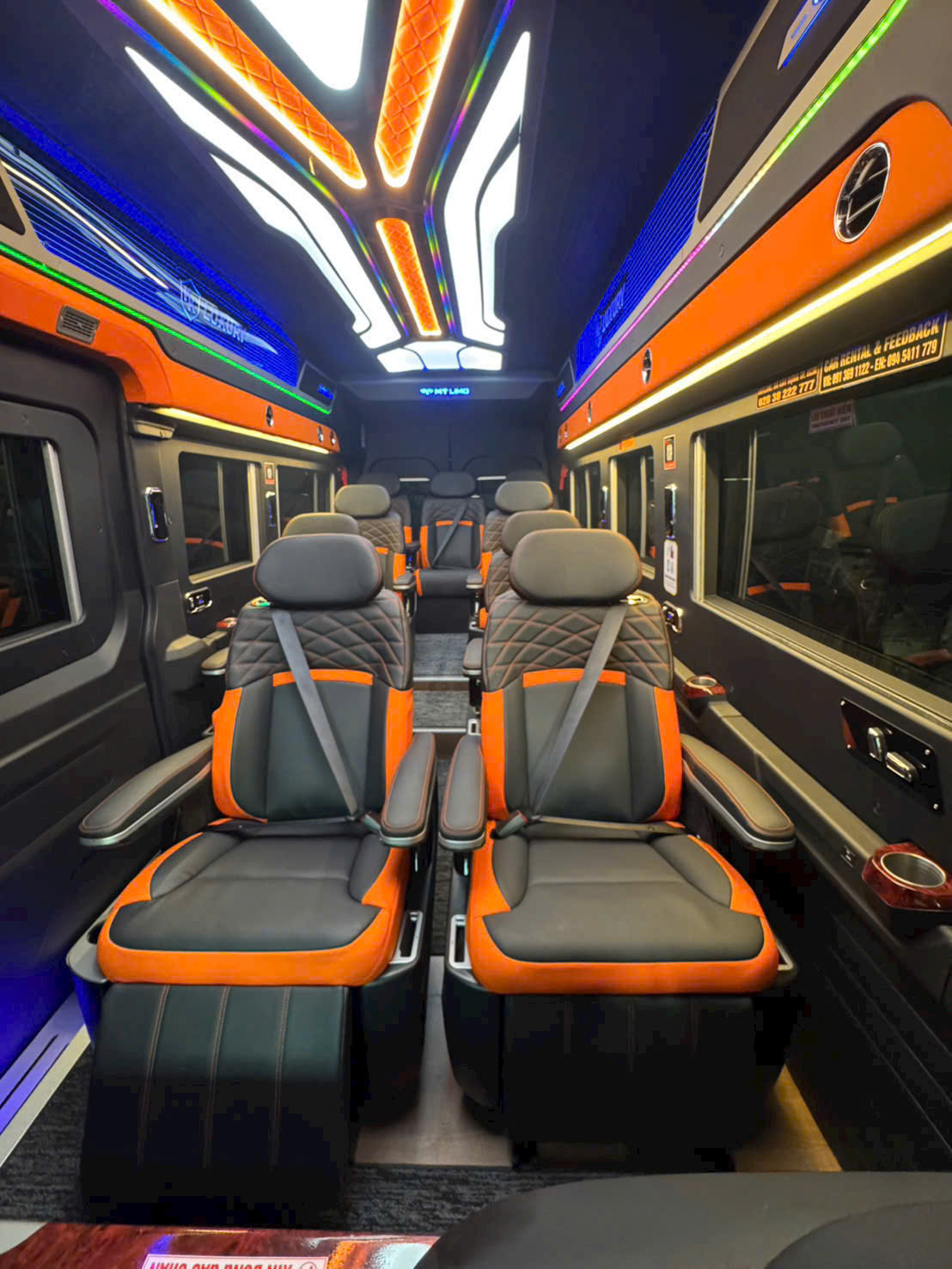 Thuê xe Limousine 11 chỗ Sài Gòn đi Cam Ranh