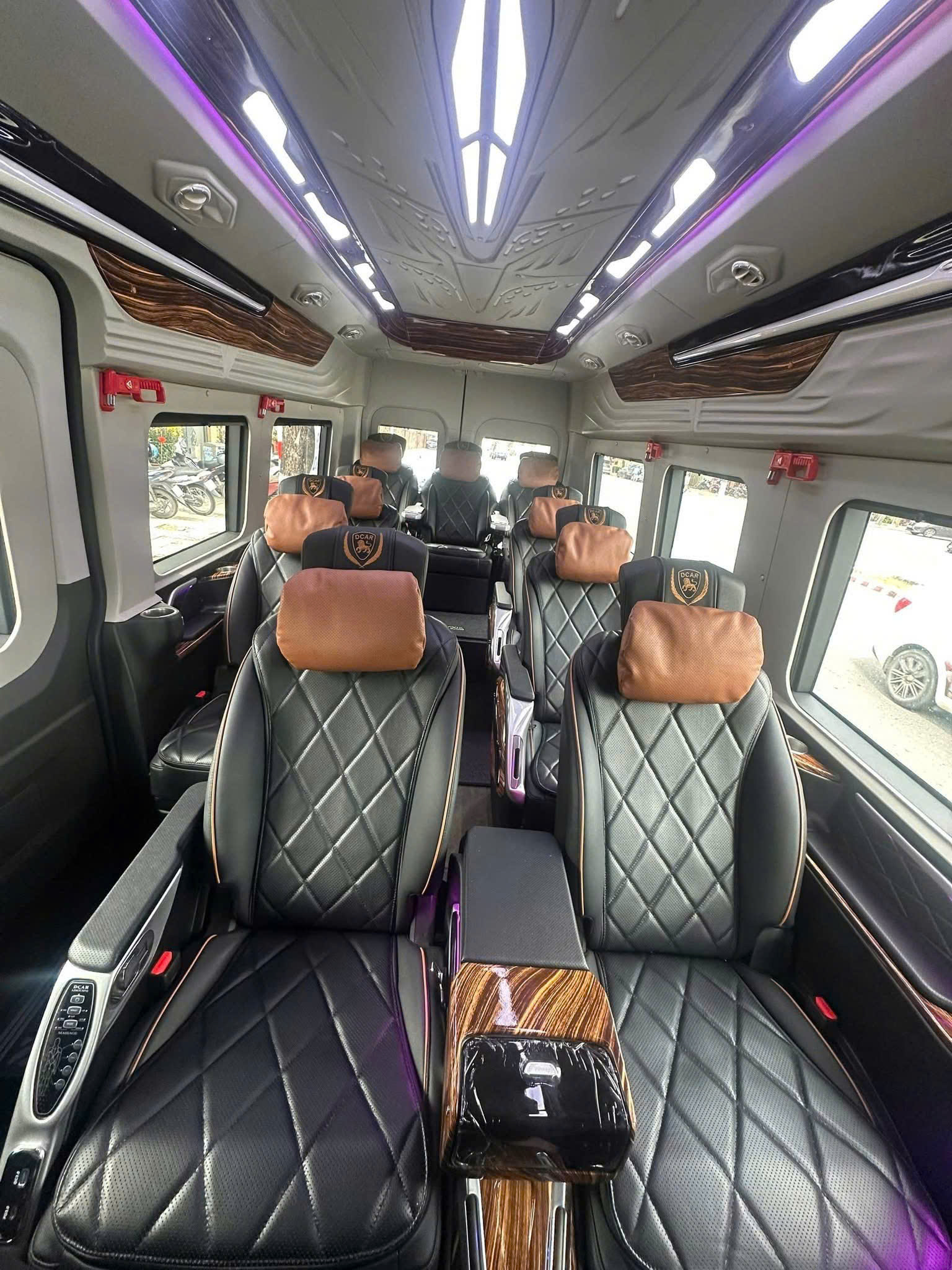 Thuê xe Limousine 12 chỗ Tân Sơn Nhất đi Cam Ranh