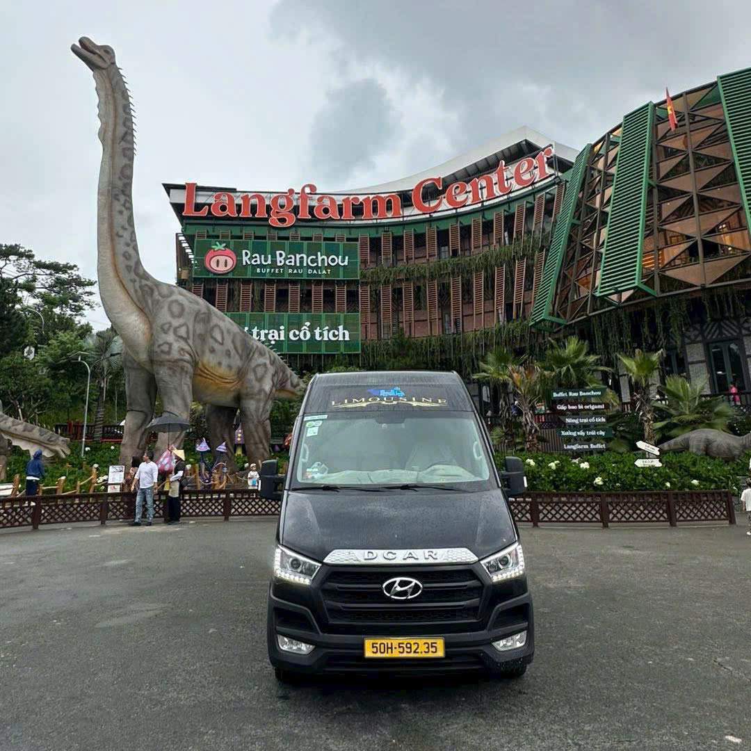Thuê xe Limousine 9 chỗ Đà Lạt đi Sài Gòn