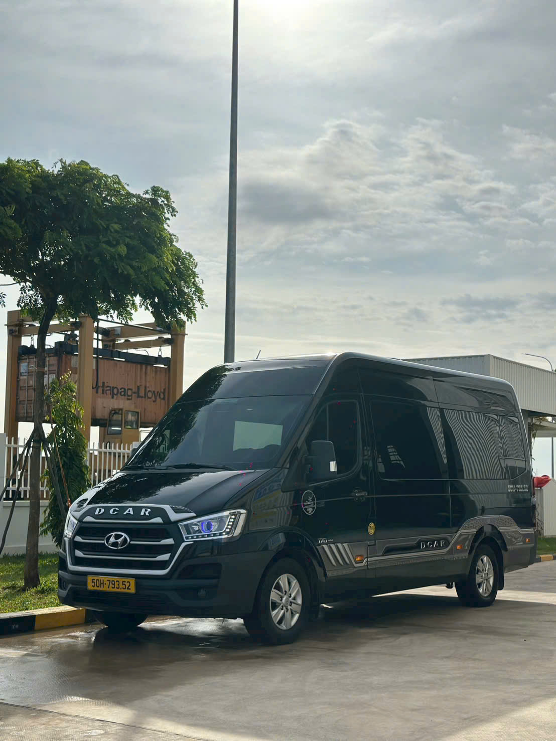 Thuê xe Limousine 9 chỗ Sài Gòn đi chơi Cam Ranh