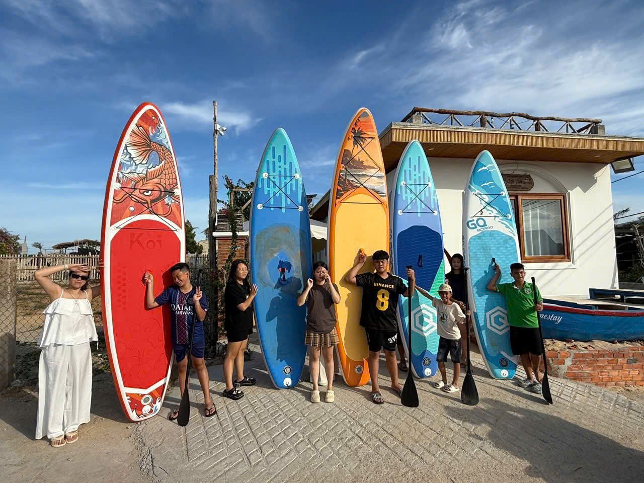 Thuê xe Limousine 9 chỗ Sài Gòn – Vĩnh Hy uy tín