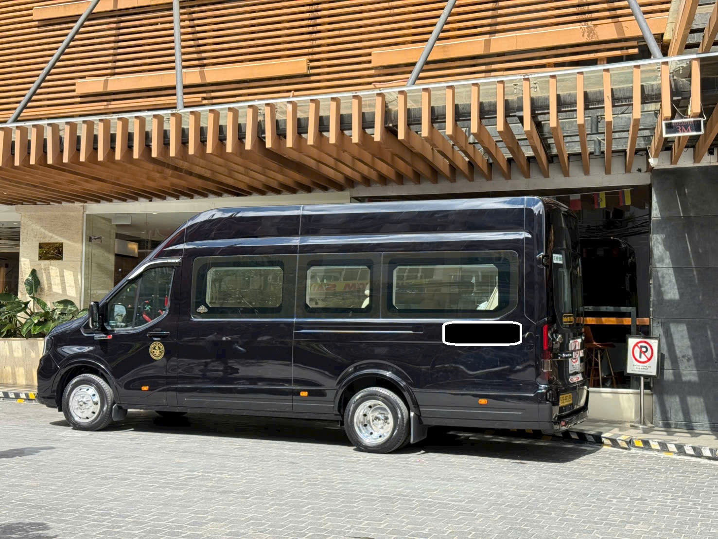 Thuê xe Limousine Bình Chánh đi Cam Ranh