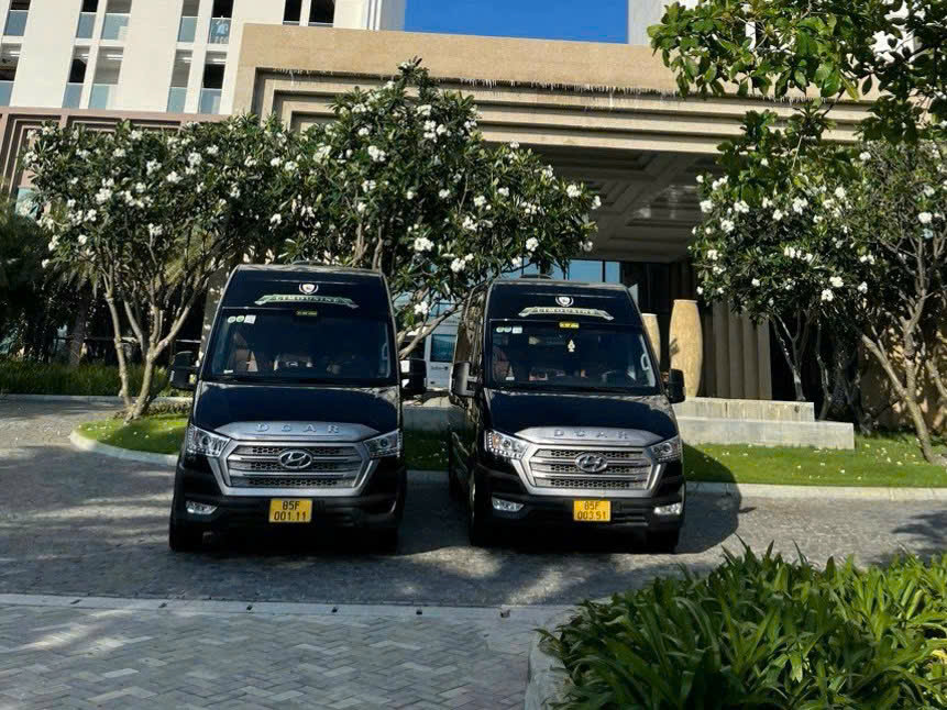 Thuê xe Limousine Cam Ranh đi Hồ Chí Minh