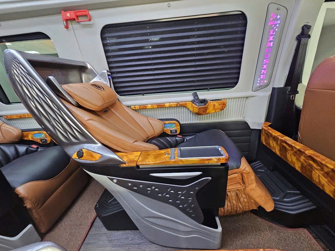 Thuê xe Limousine Cam Ranh đi Hồ Chí Minh