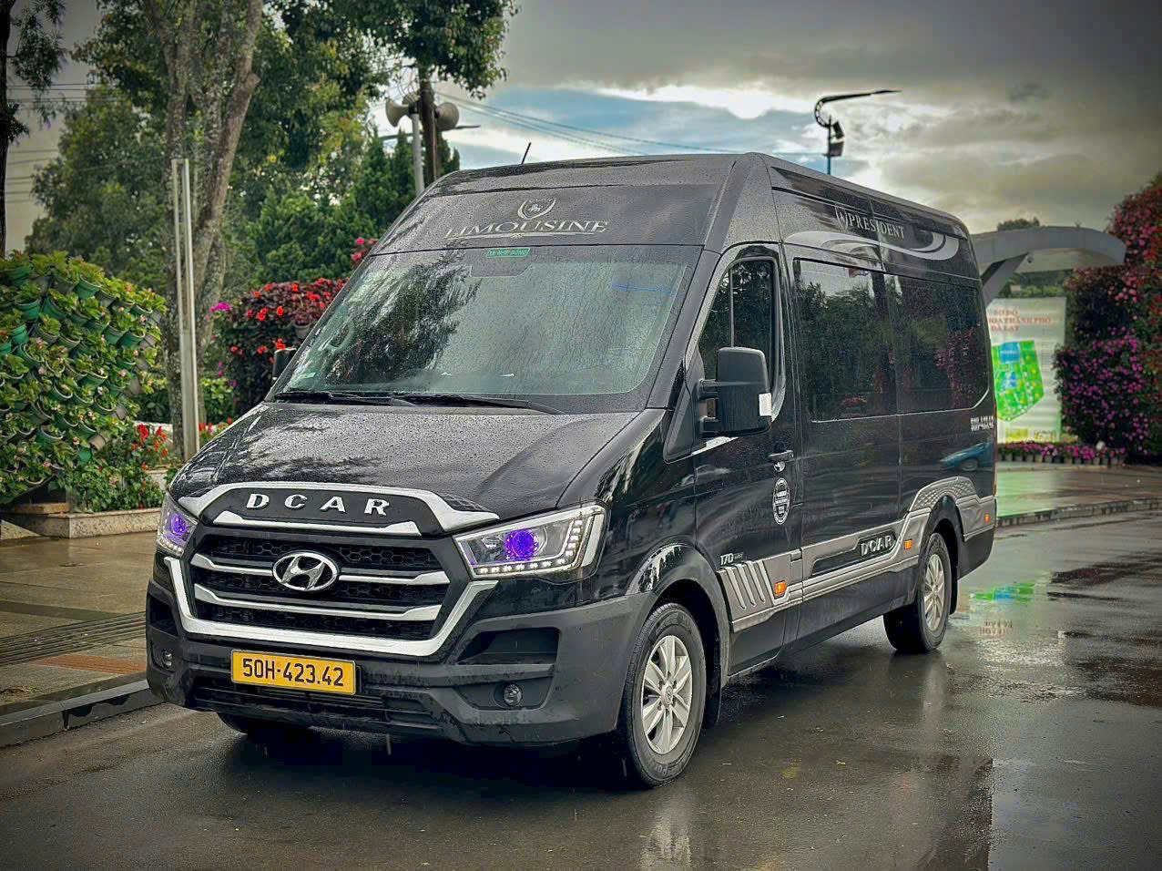 Thuê xe limousine Cam Ranh đi Hồ Chí Minh cao cấp