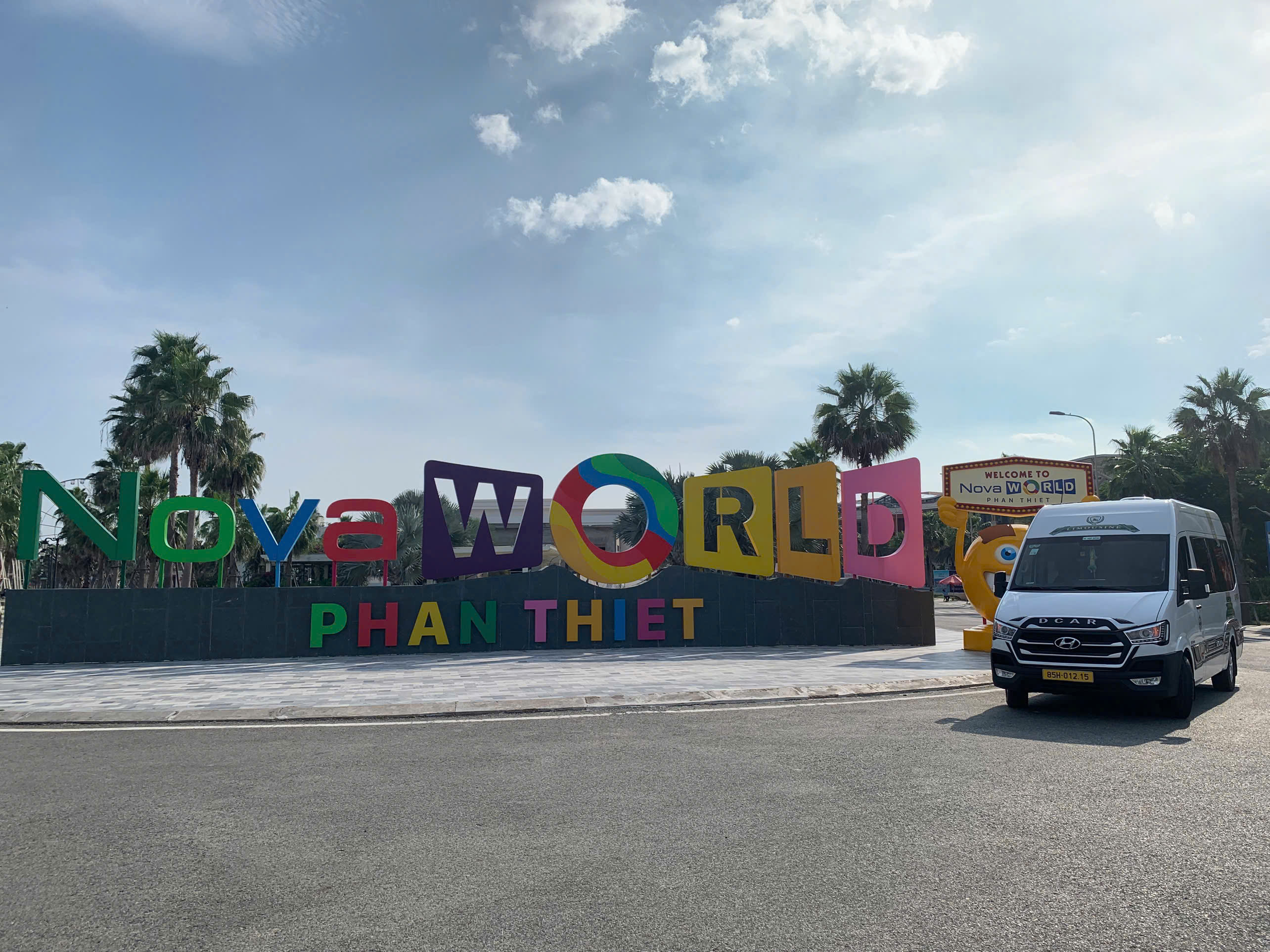 Thuê xe limousine Cam Ranh đi Hồ Chí Minh cao cấp