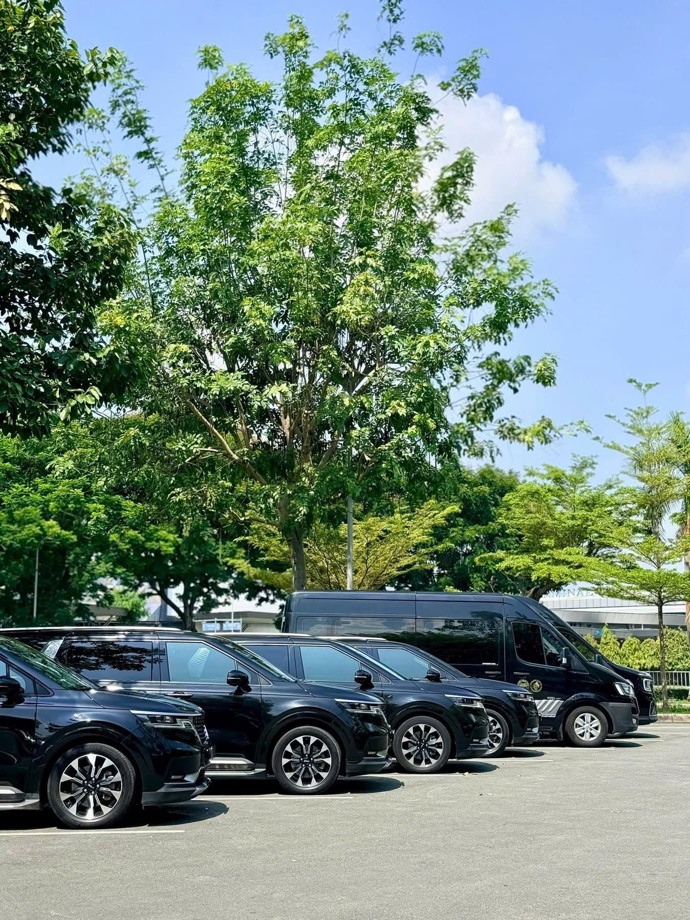 Thuê xe limousine Cam Ranh đi Hồ Chí Minh chất lượng cao