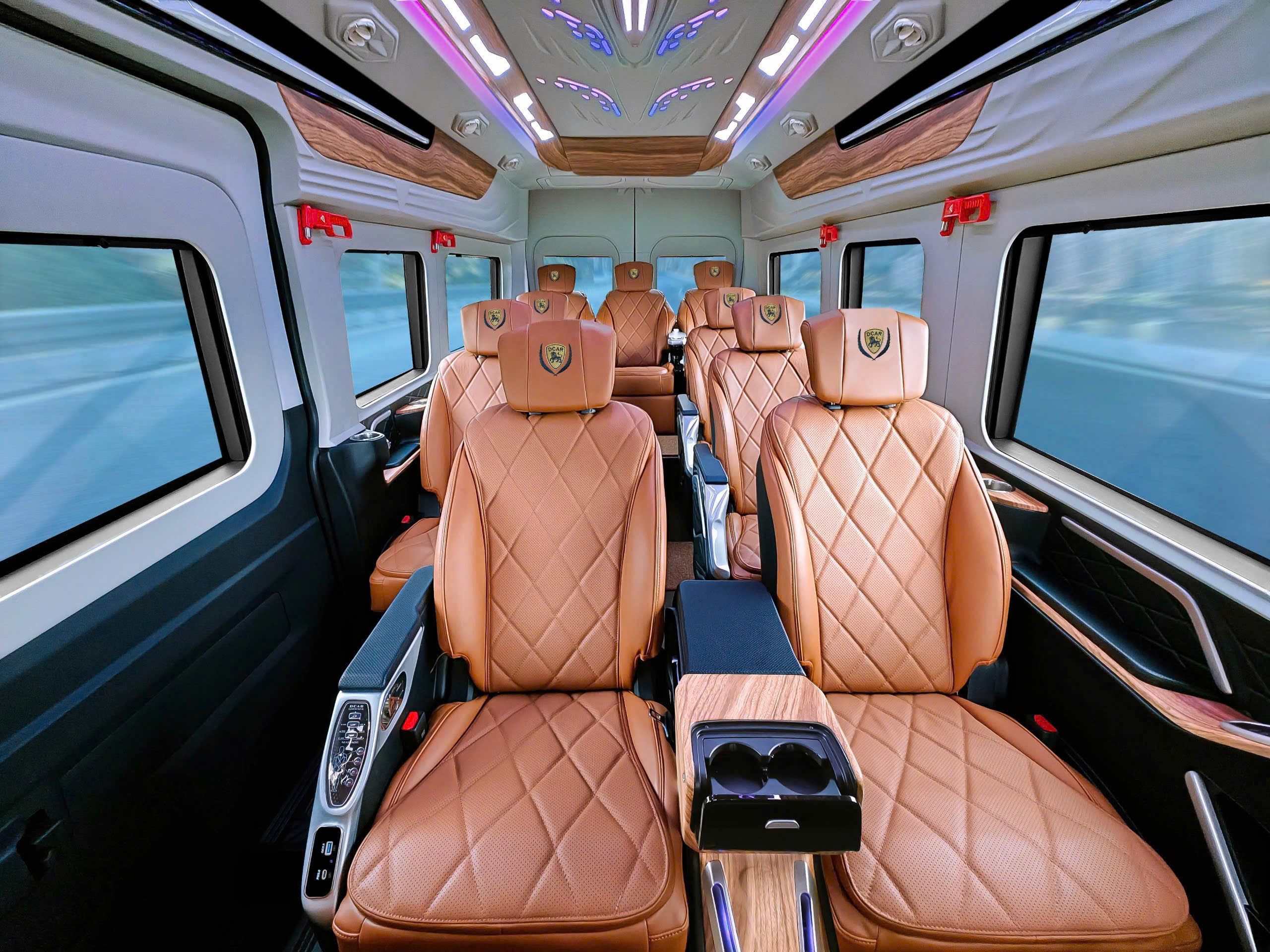Thuê xe limousine Cam Ranh đi Hồ Chí Minh giá tốt