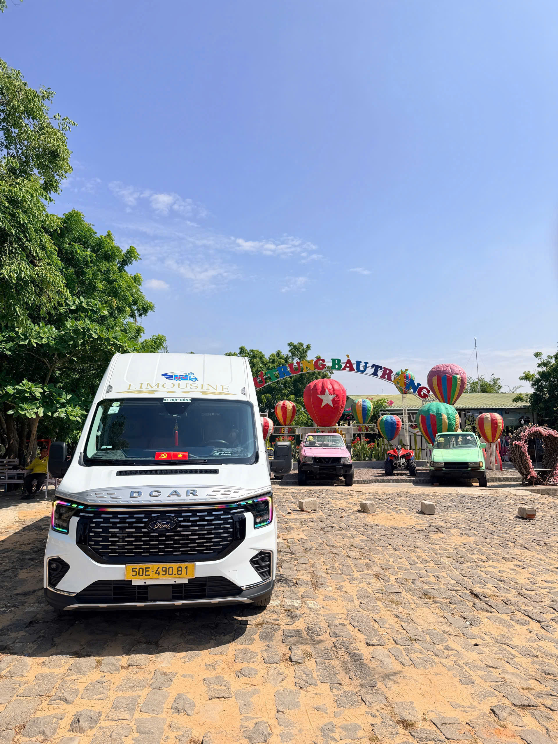 Thuê xe limousine Cam Ranh đi Hồ Chí Minh theo yêu cầu