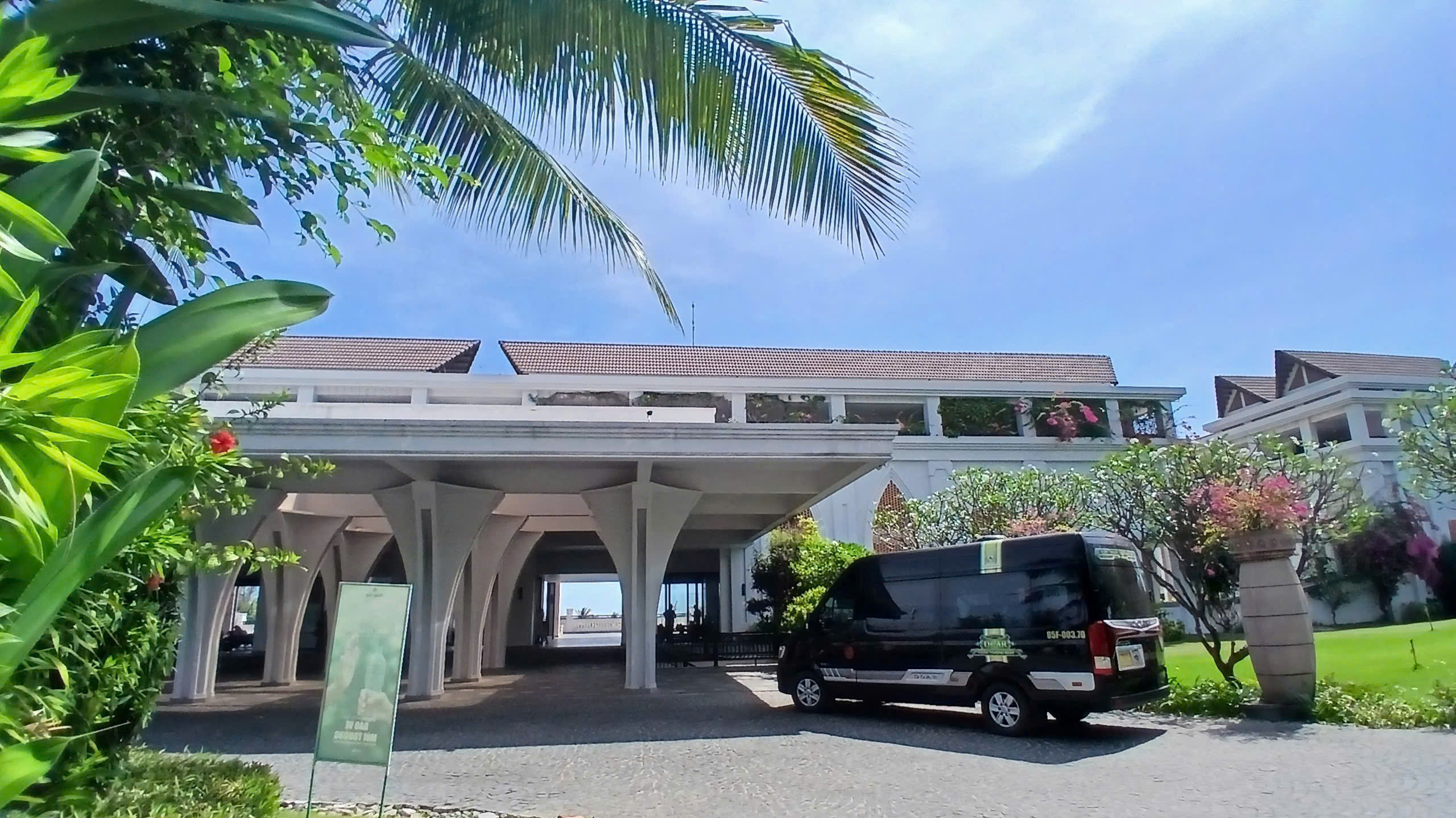 Thuê xe Limousine Cam Ranh đi Sài Gòn 1 chiều
