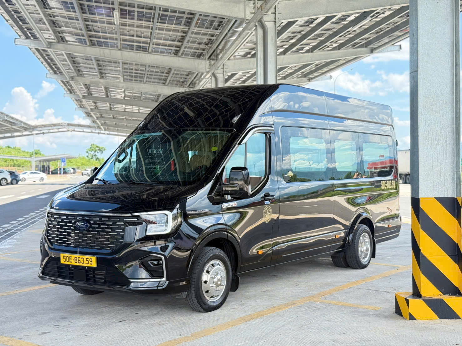 Thuê xe Limousine Cam Ranh đi Sài Gòn