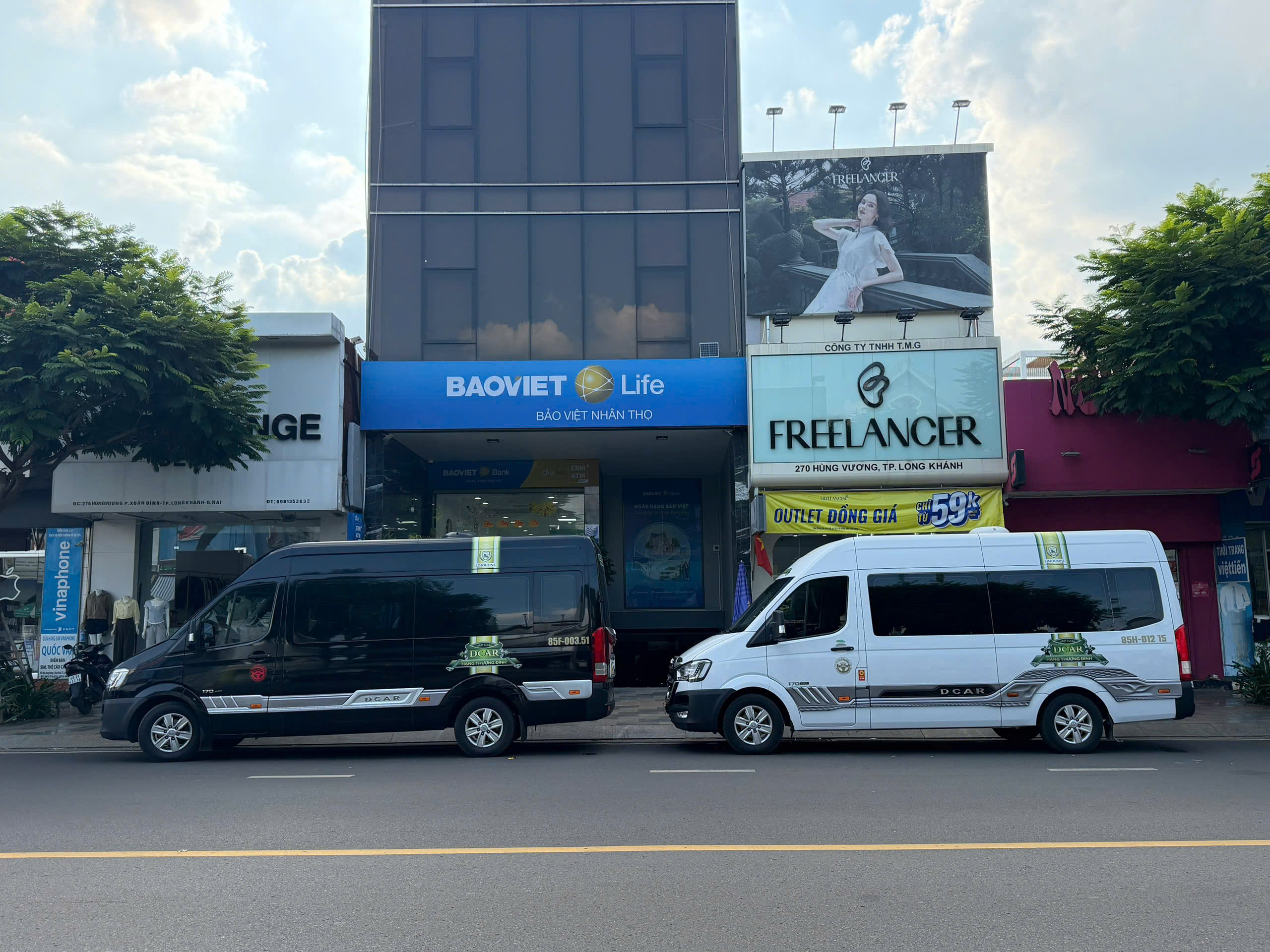 Thuê xe Limousine Cam Ranh đi Sài Gòn