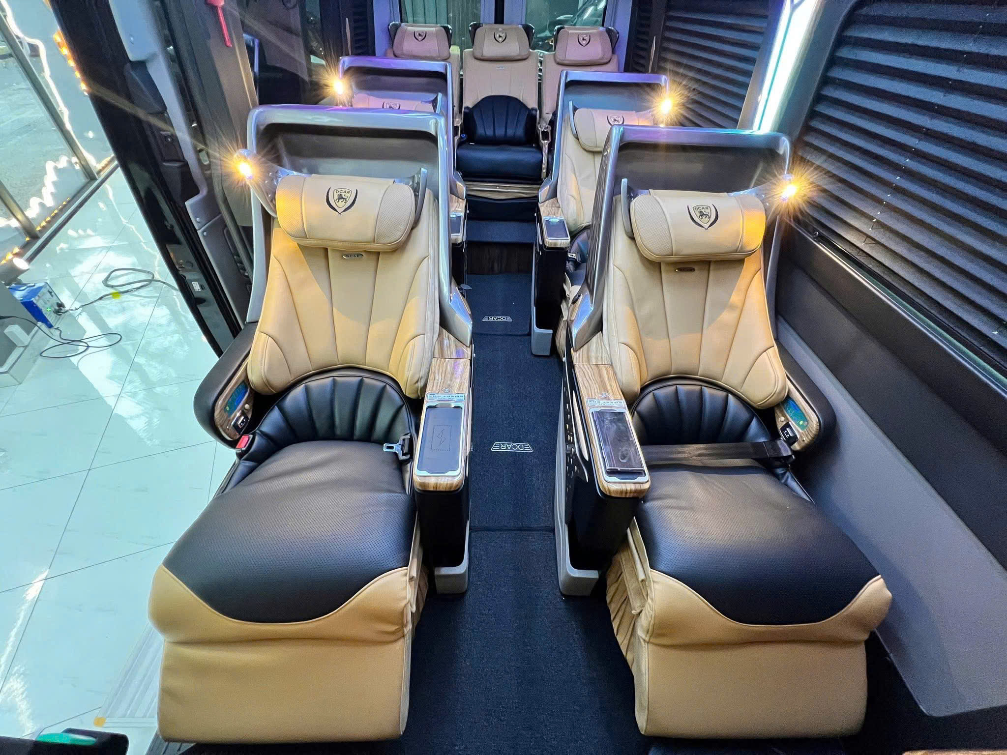 Thuê xe limousine Cam Ranh đi Sài Gòn chất lượng cao