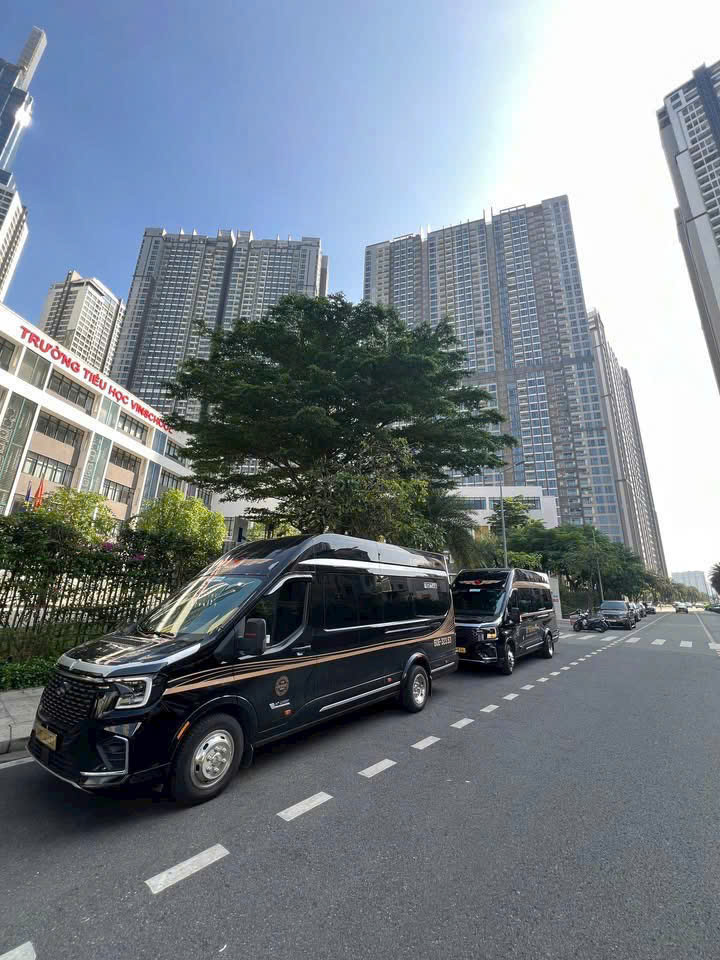 Thuê xe limousine Cam Ranh đi Sài Gòn cho gia đình