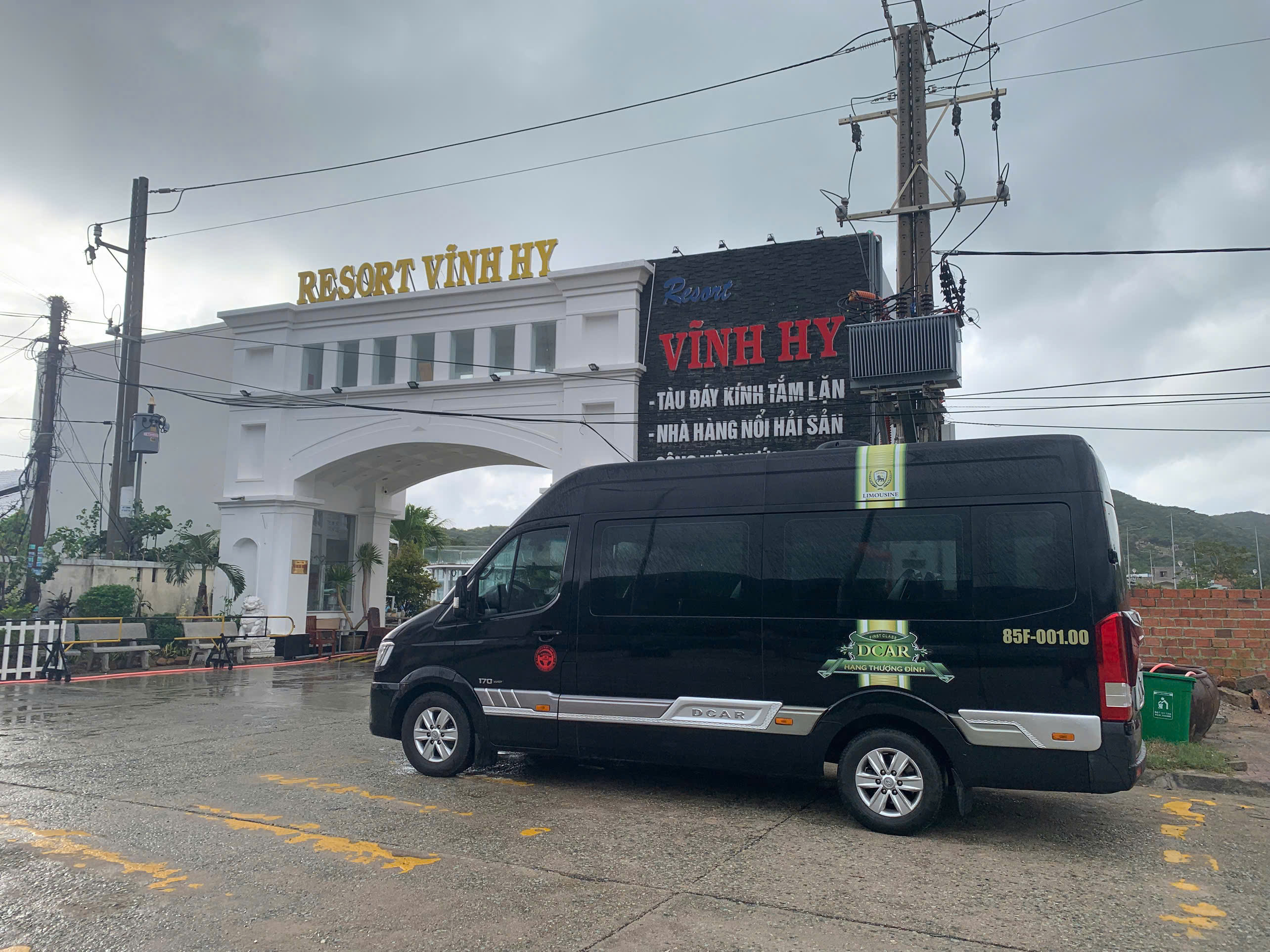 Thuê xe Limousine Cam Ranh đi Sài Gòn dài hạn