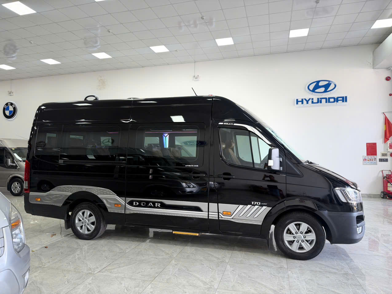 Thuê xe Limousine Cam Ranh đi Sài Gòn giá tốt