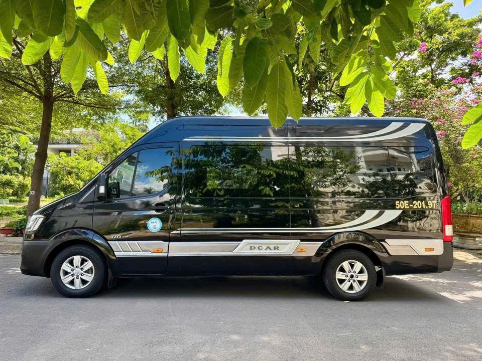 Thuê xe limousine Cam Ranh đi Sài Gòn trọn gói