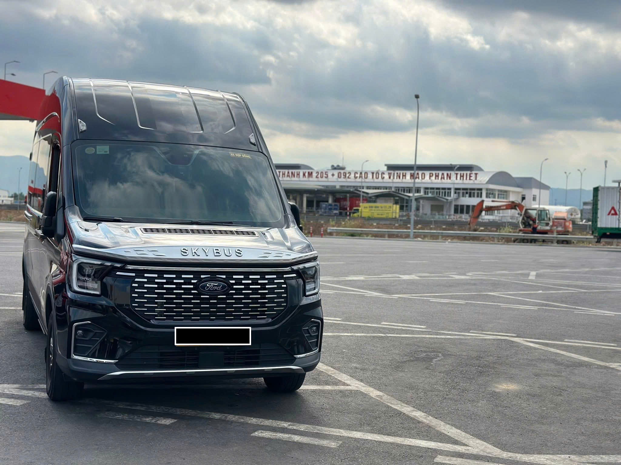 Thuê xe Limousine Đà Lạt đi Sài Gòn 1 chiều