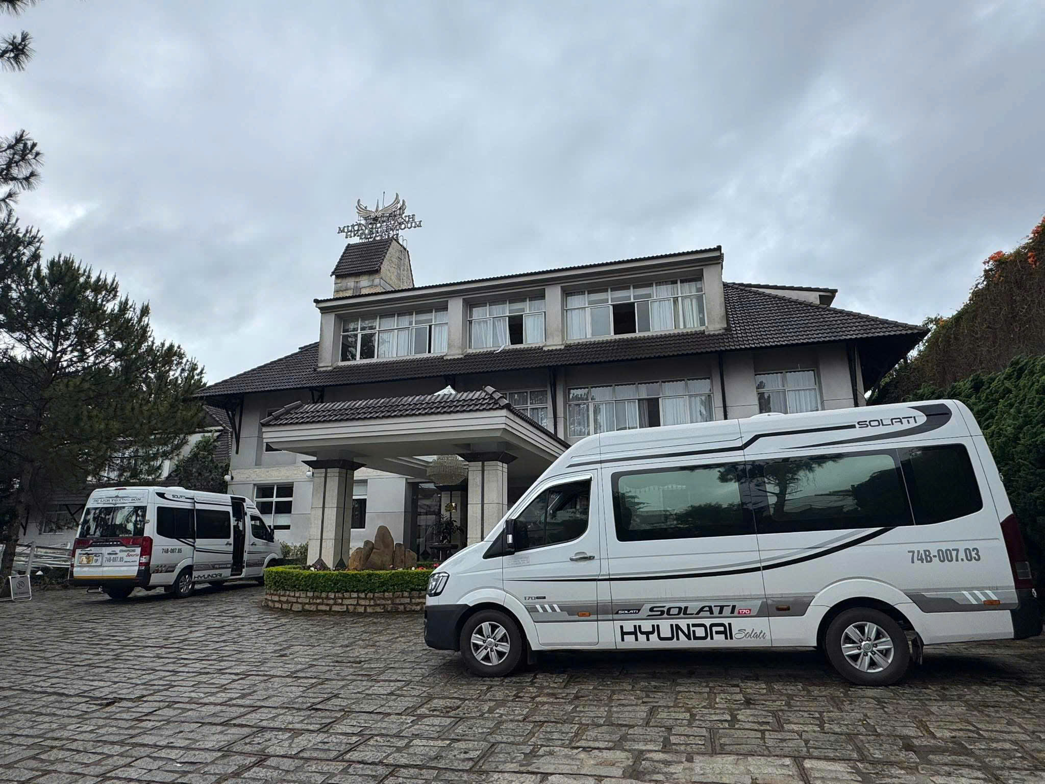 Thuê Xe Limousine Đà Lạt đi Sài Gòn giá tốt