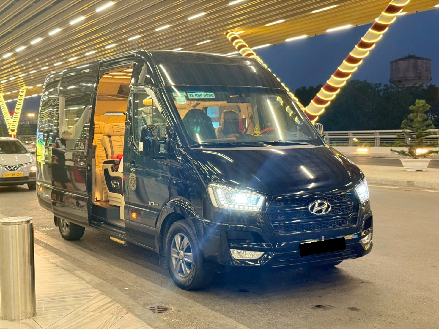 Thuê Xe Limousine Đà Lạt đi sân bay Tân Sơn Nhất