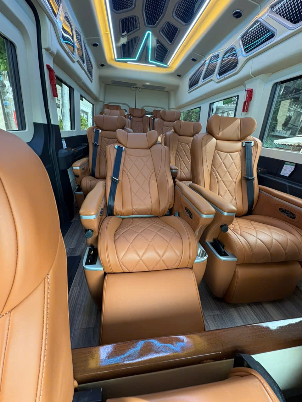 Thuê xe Limousine Đà Lạt Sài Gòn