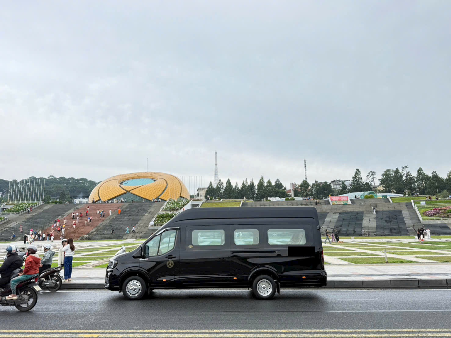 Thuê xe Limousine Đà Lạt Sài Gòn
