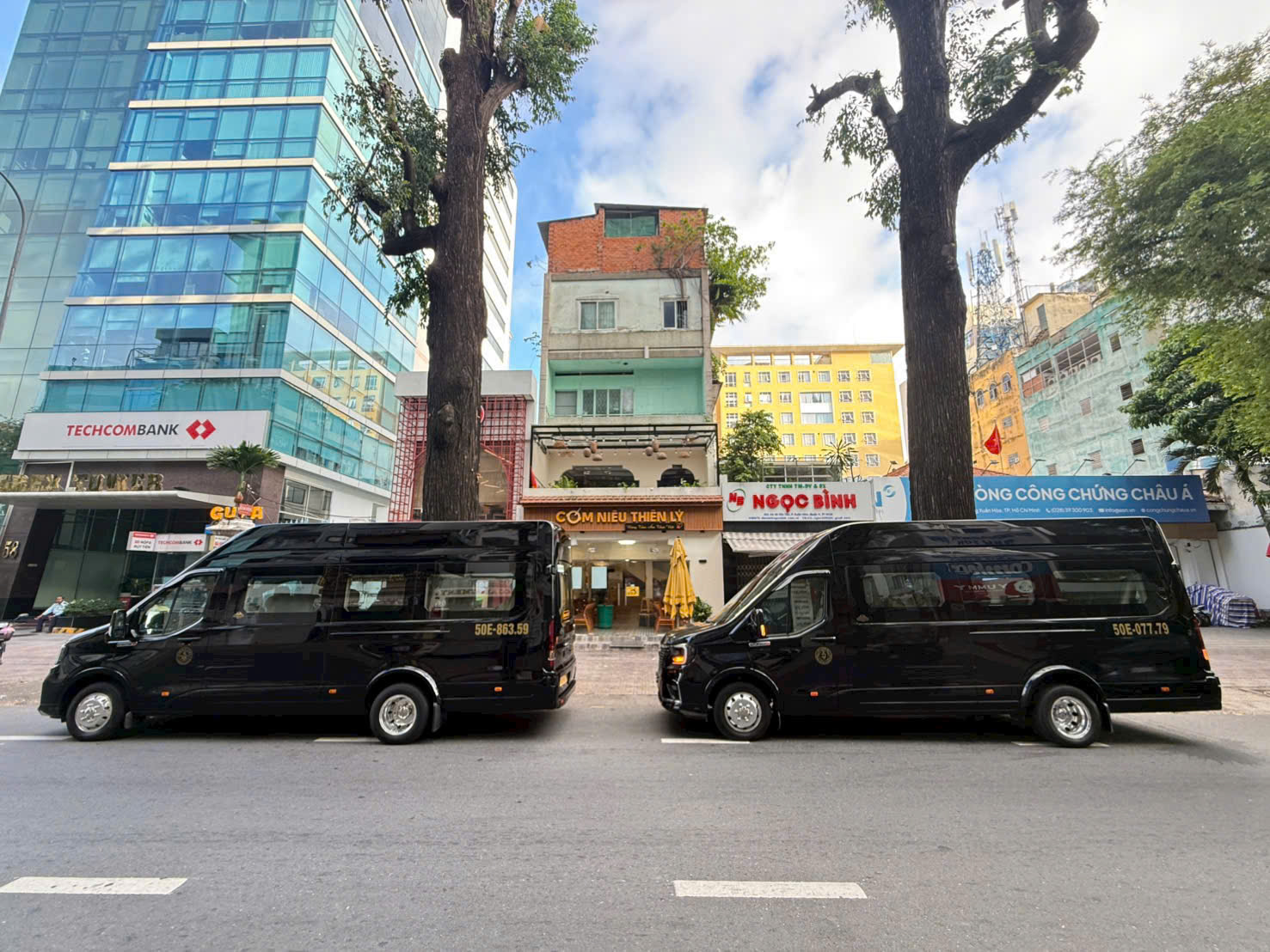 Thuê xe Limousine đi Cam Ranh từ Sài Gòn