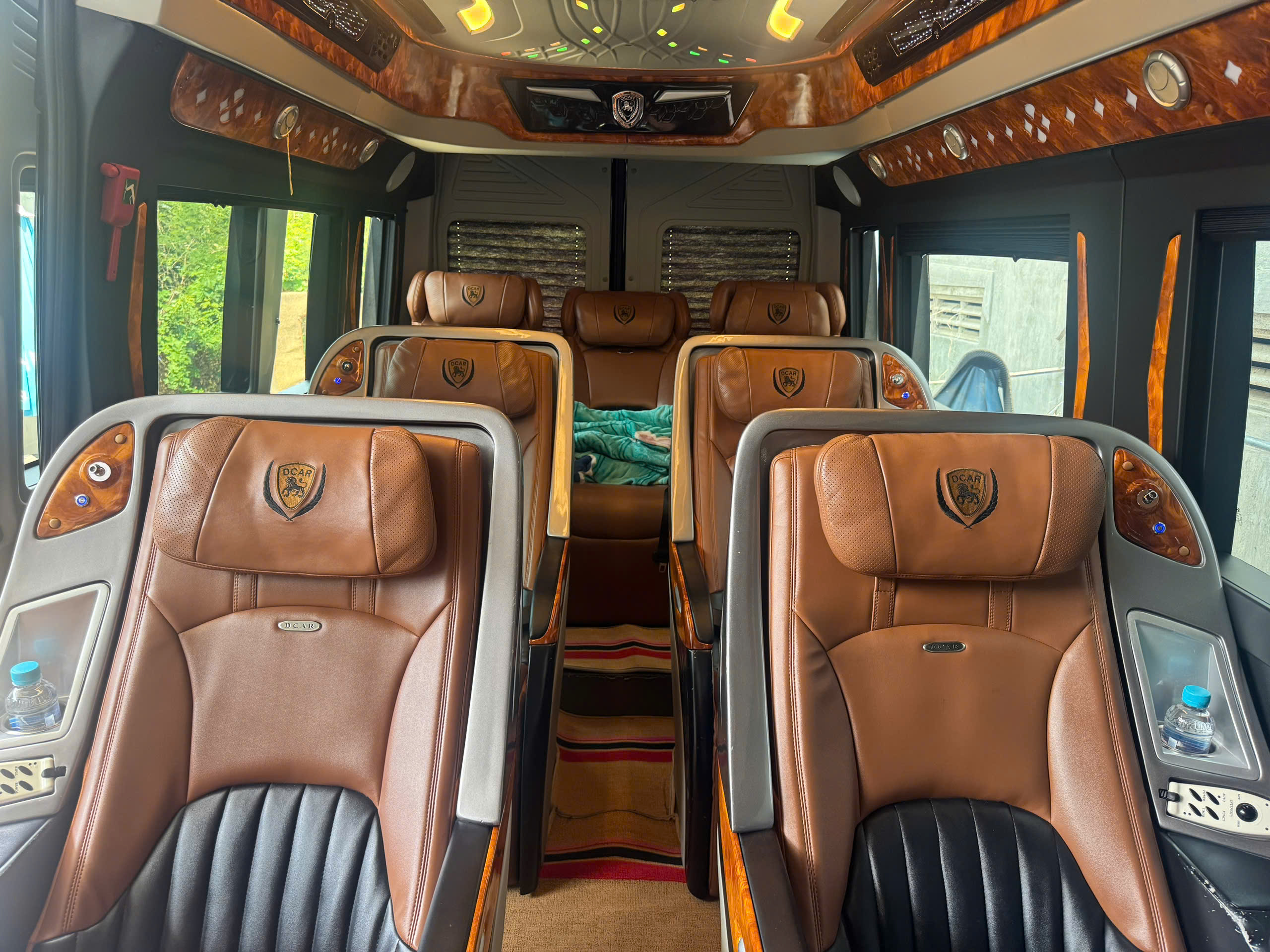 Thuê xe Limousine đi Vĩnh Hy từ TP.HCM