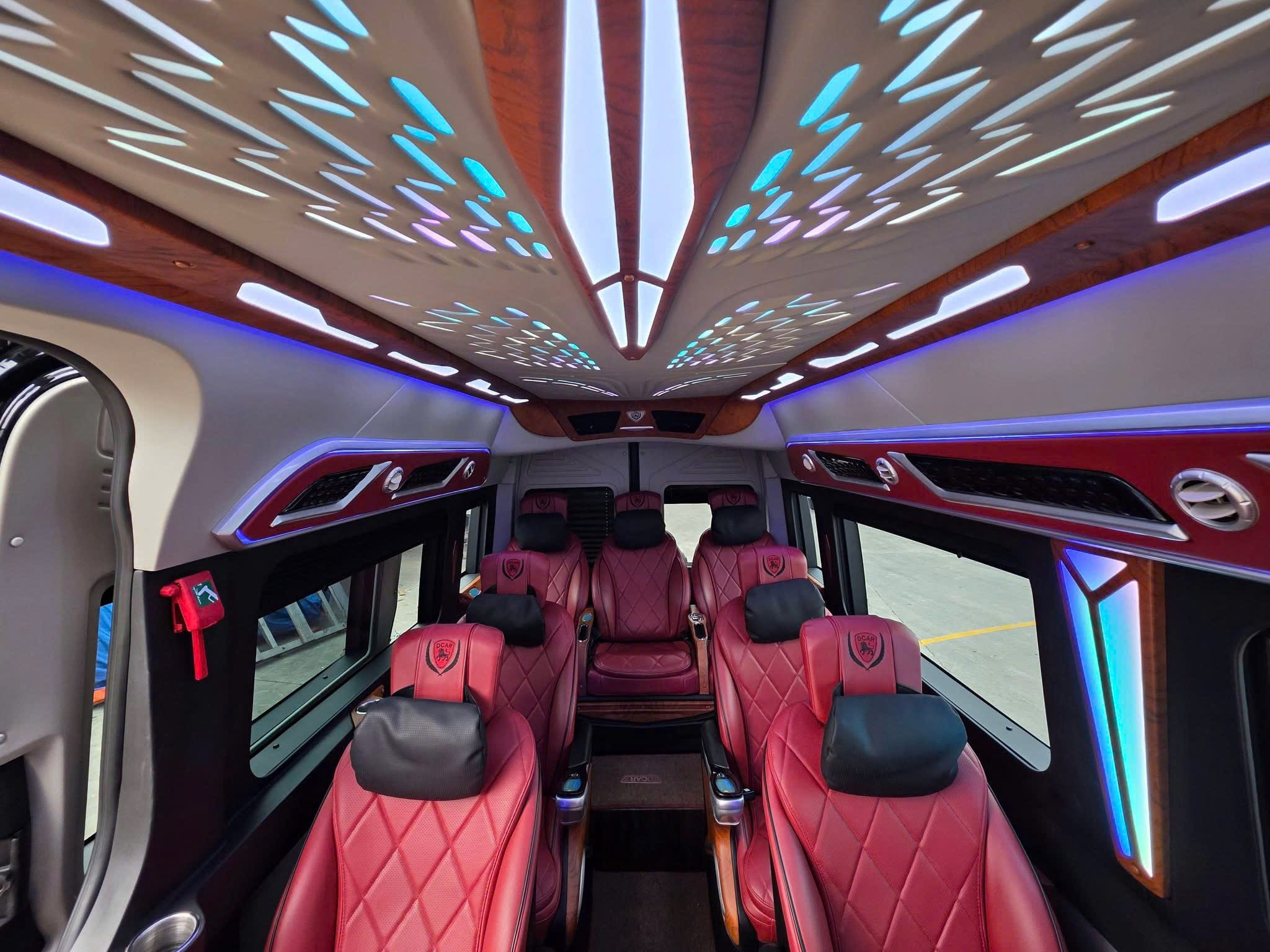 Thuê xe Limousine đi Vĩnh Hy từ TP.HCM