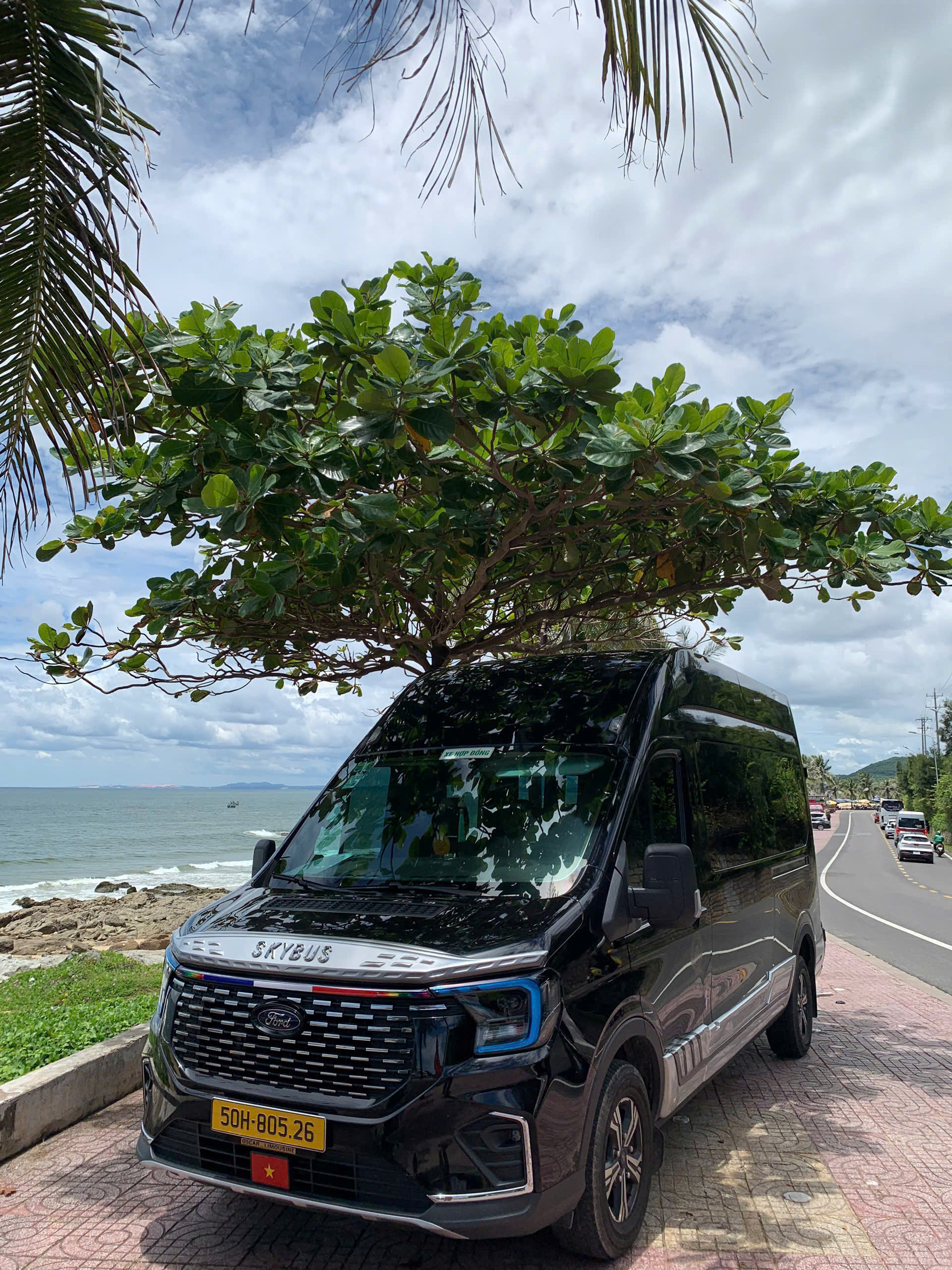 Thuê xe Limousine doanh nghiệp Sài Gòn - Cam Ranh