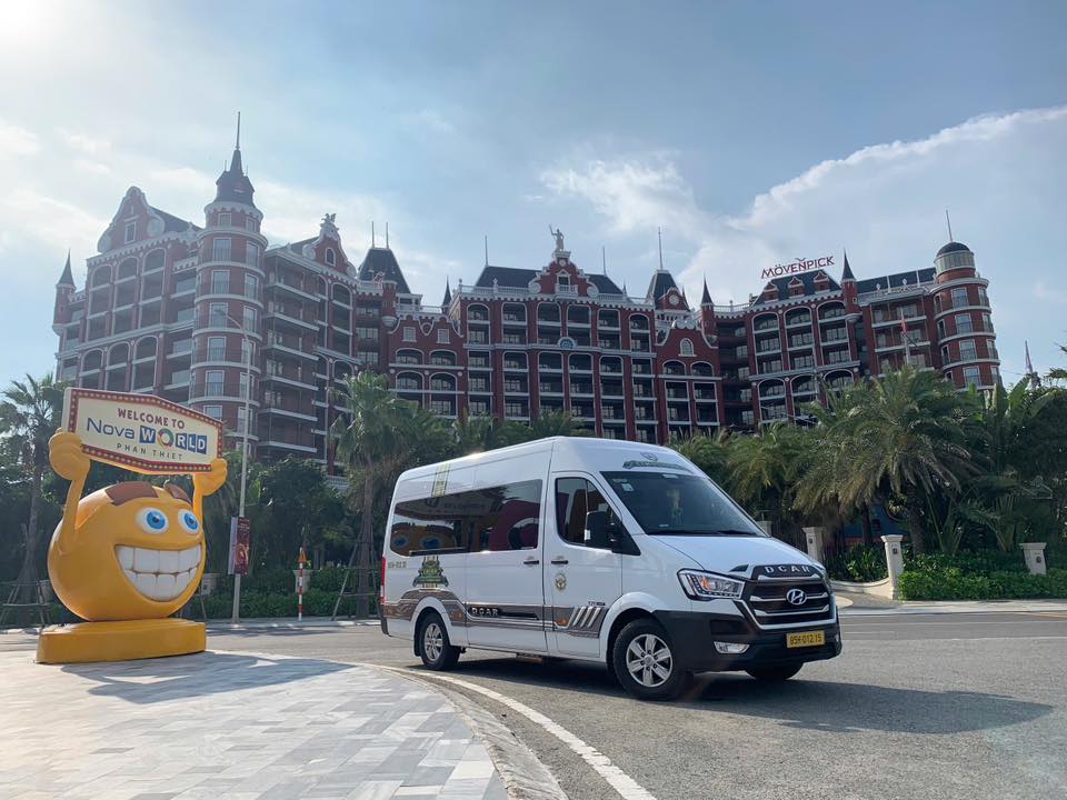 Thuê xe limousine đưa đón sân bay gồm những gì?