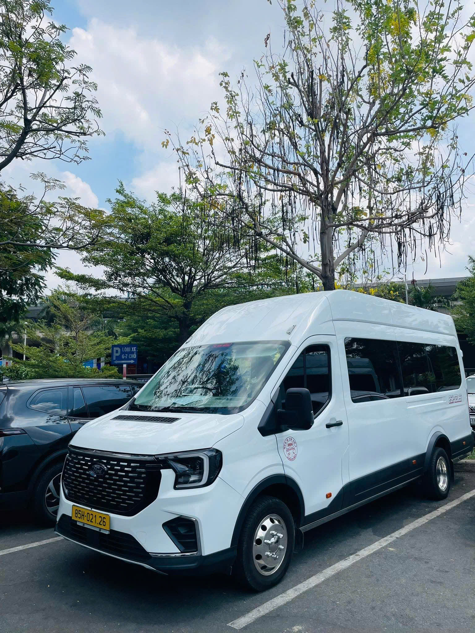 Thuê xe Limousine đưa đón tận nơi Vĩnh Hy