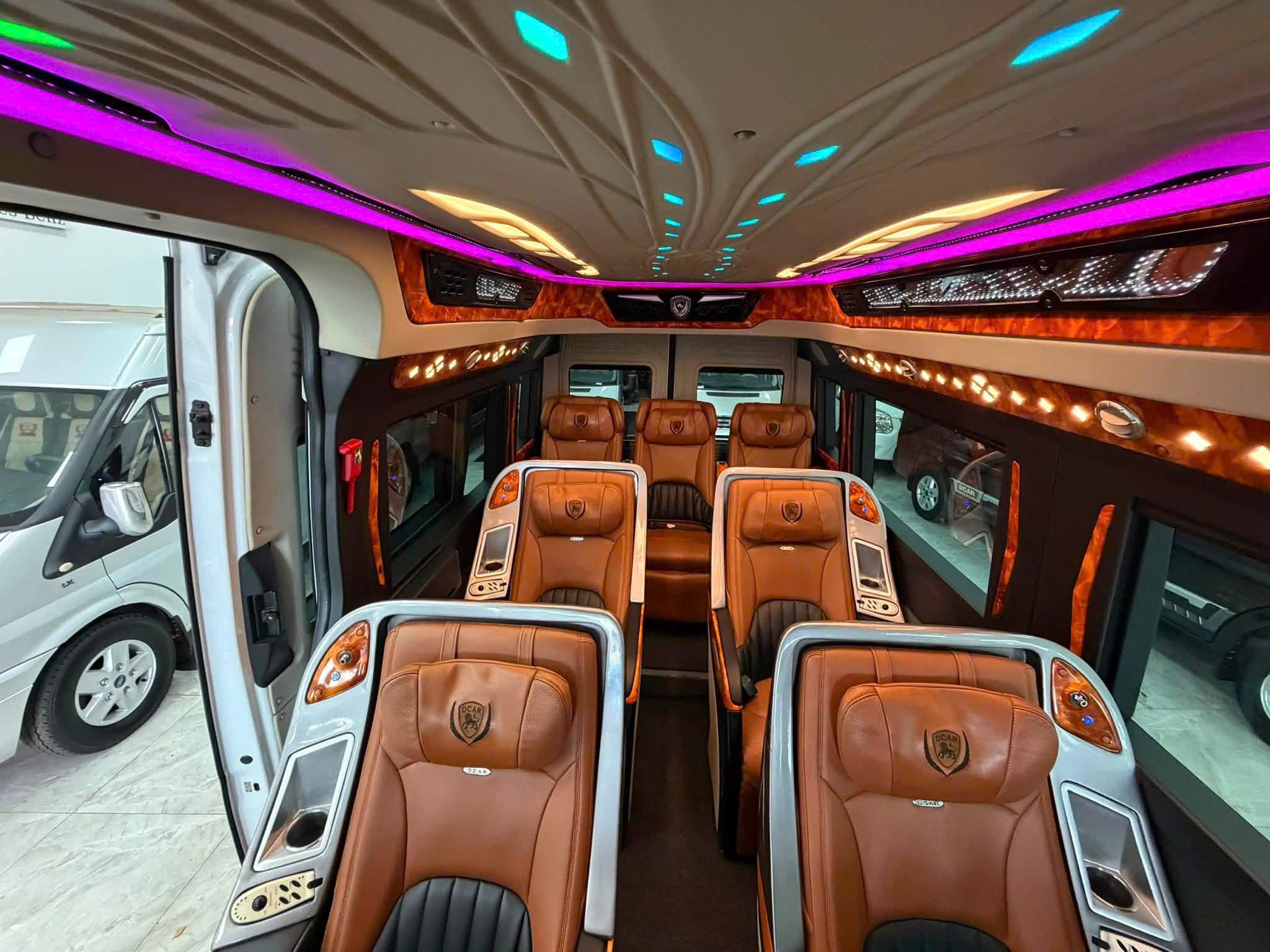 Thuê xe Limousine HCM đi Cam Ranh cao cấp