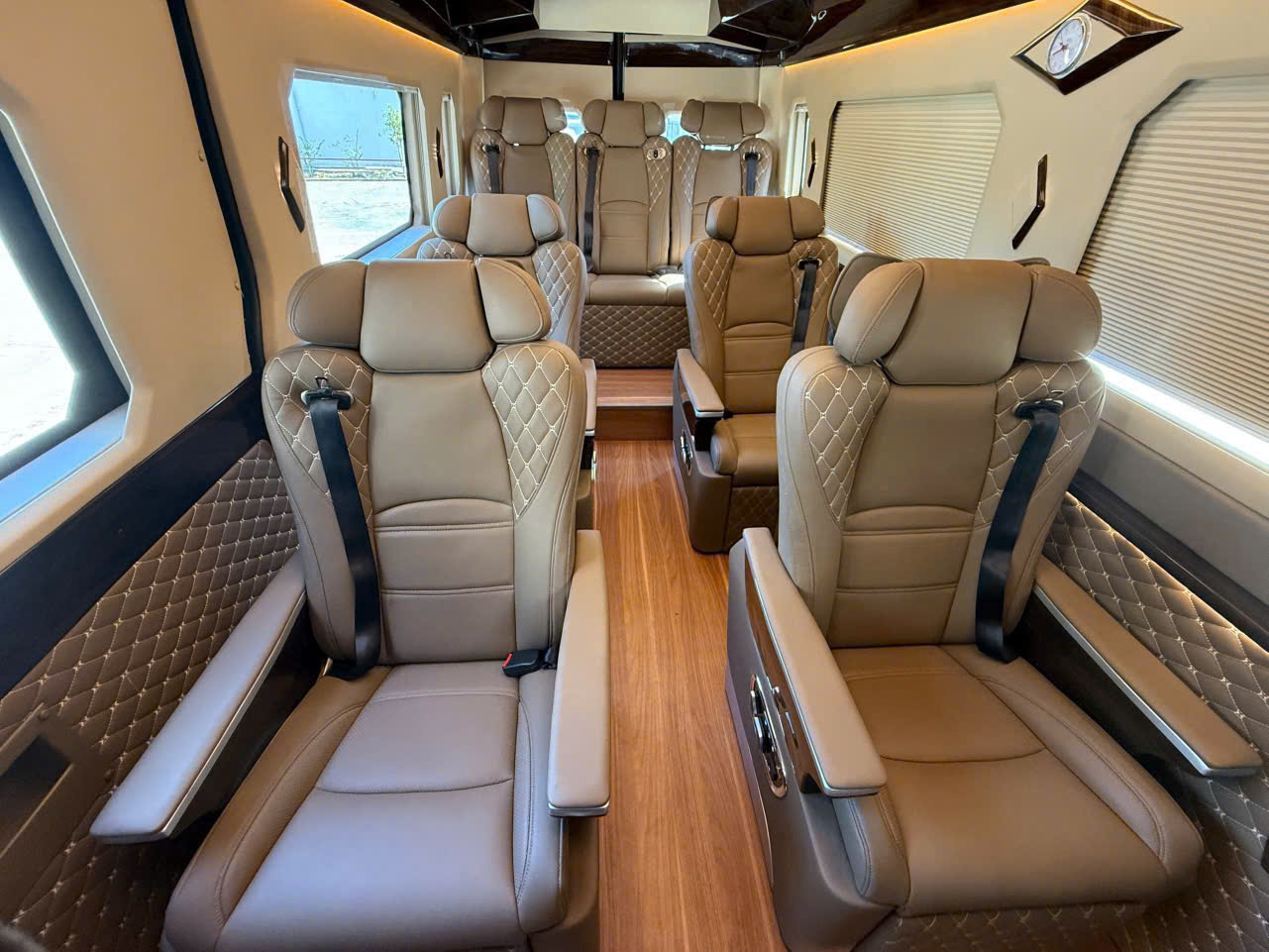 Thuê xe Limousine HCM đi Cam Ranh cho gia đình