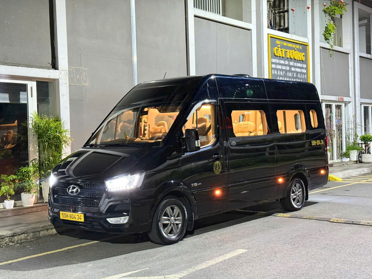 Thuê xe Limousine HCM đi Cam Ranh giá rẻ