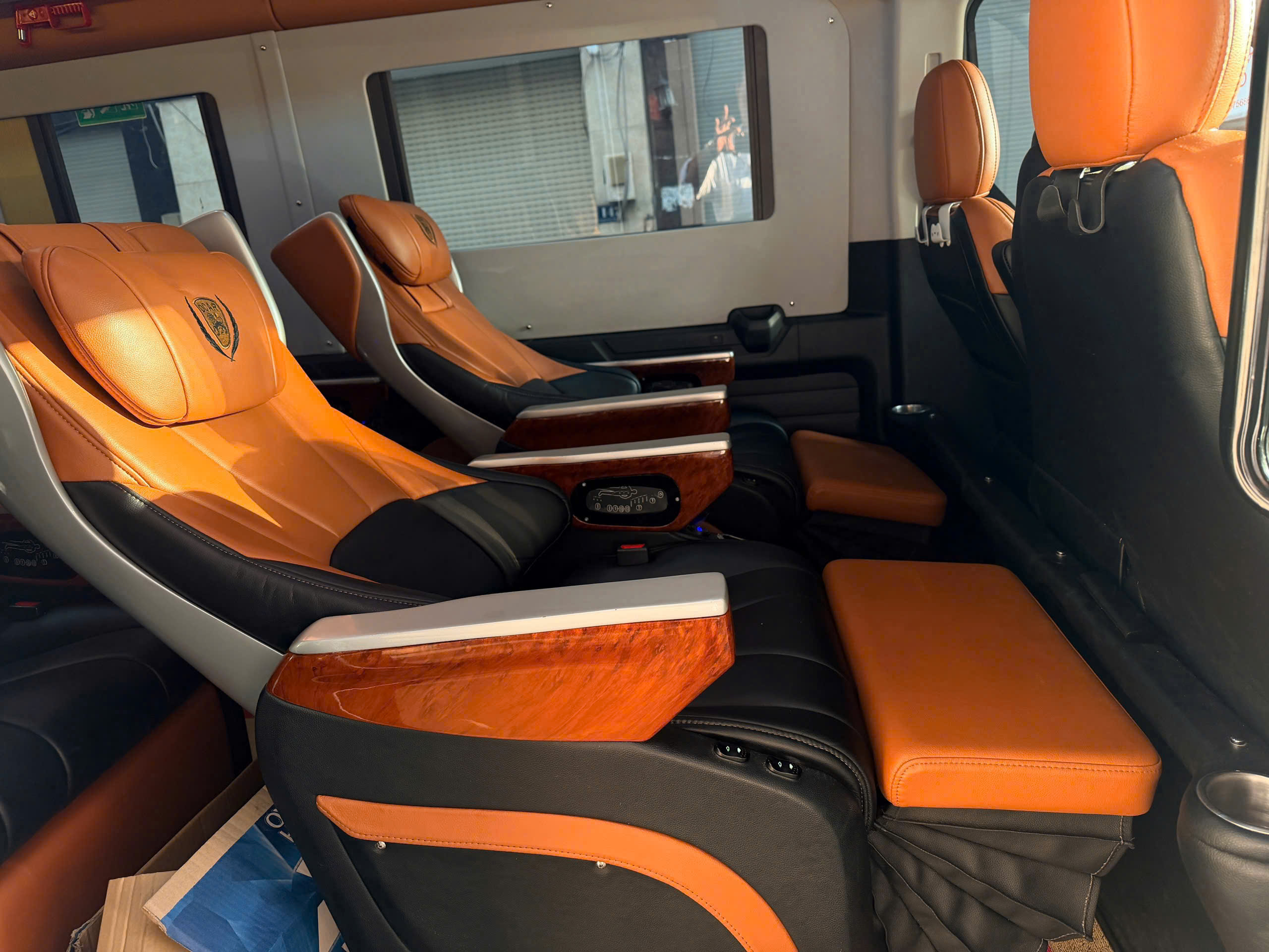 Thuê xe Limousine HCM đi Cam Ranh theo yêu cầu