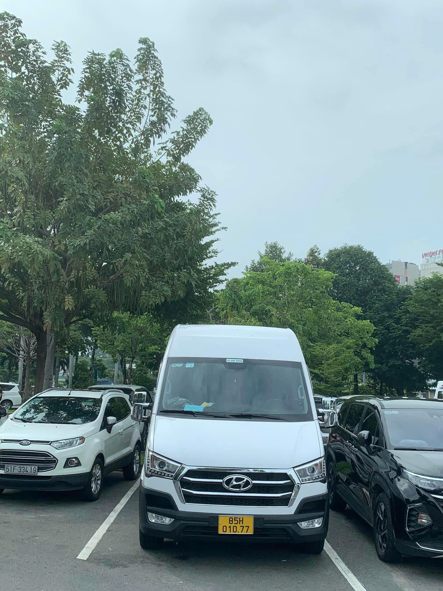 Thuê xe limousine Ninh Thuận Sài Gòn đón sân bay