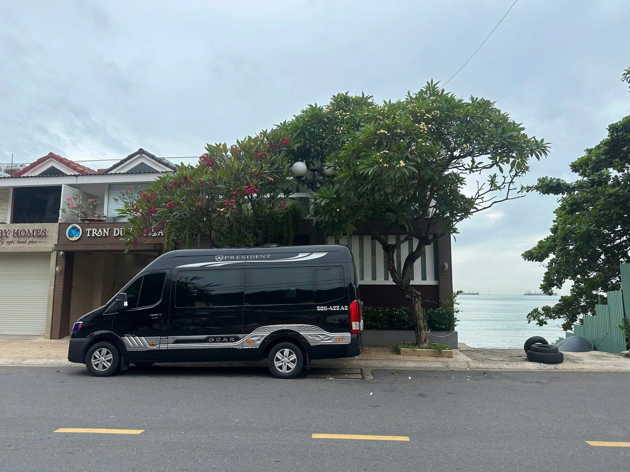 Thuê xe limousine Ninh Thuận Sài Gòn đón tận nhà