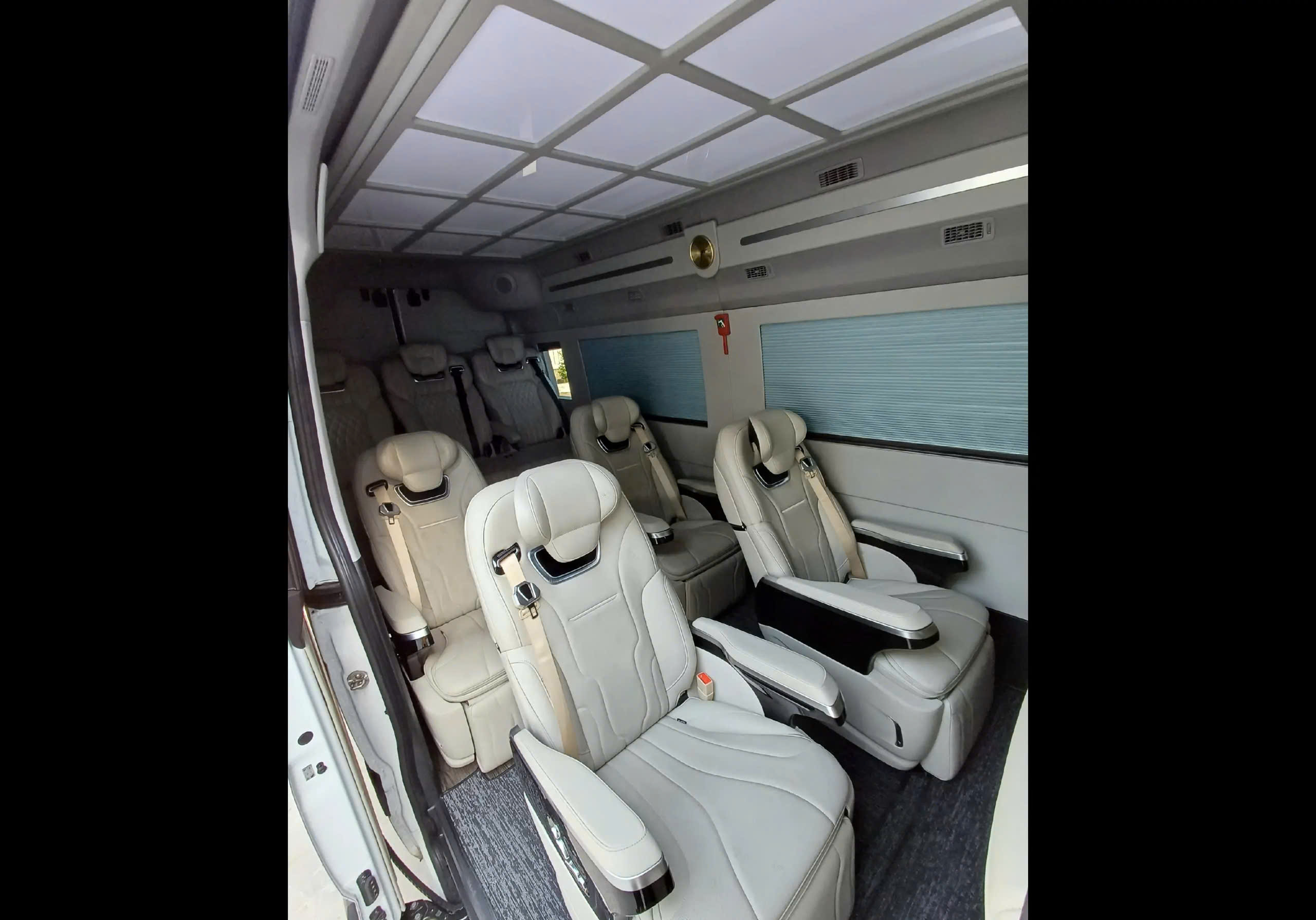 Thuê xe limousine Ninh Thuận Sài Gòn phục vụ theo giờ