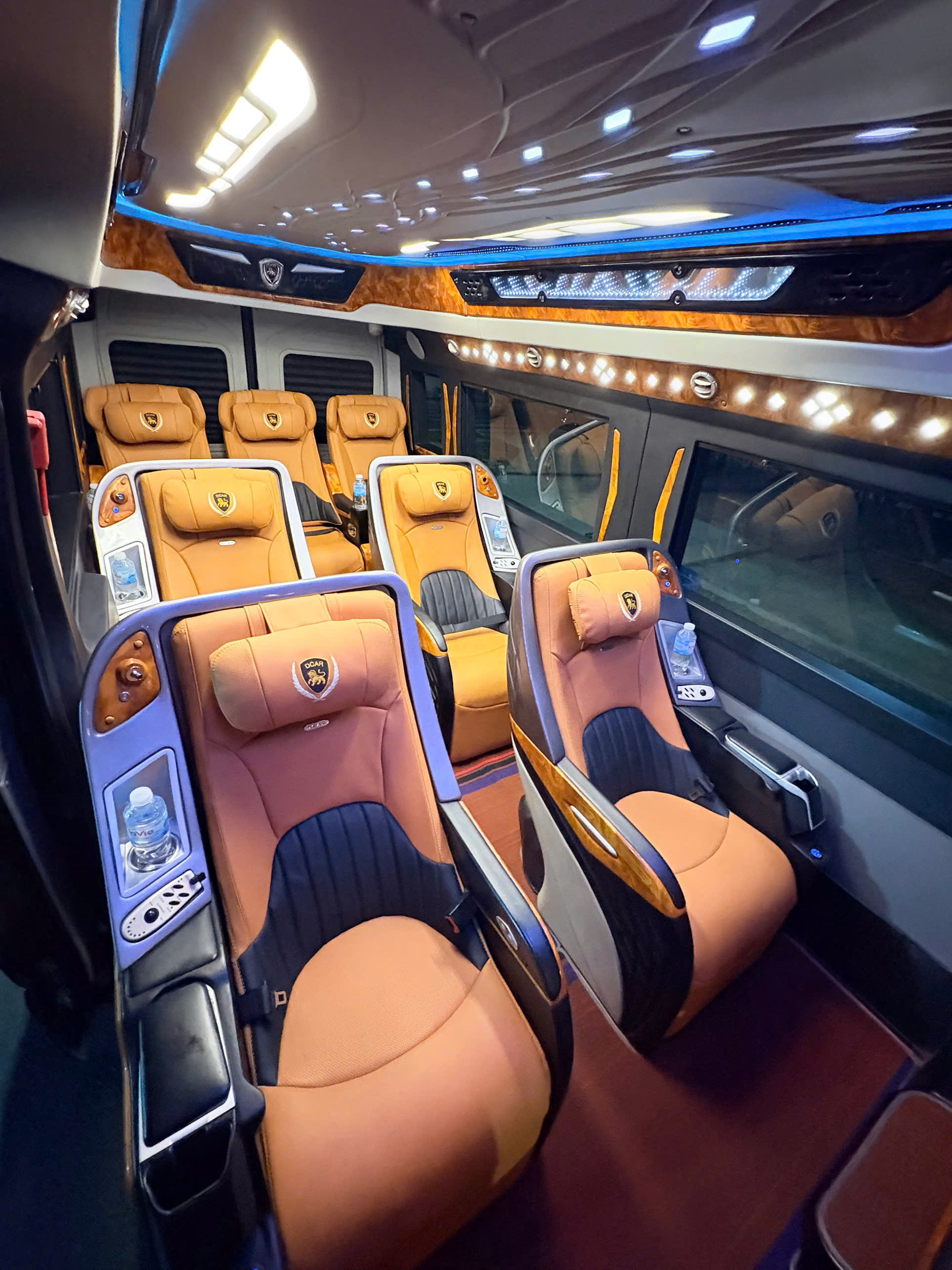 Thuê xe Limousine Phan Rang đi Sài Gòn cho gia đình