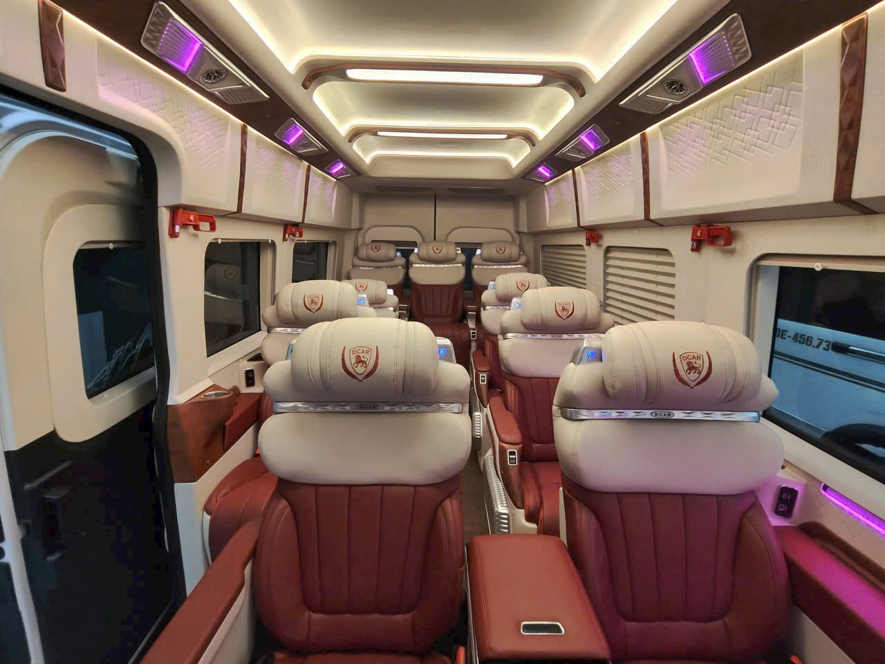 Thuê xe Limousine Phan Rang đi Sài Gòn cho gia đình