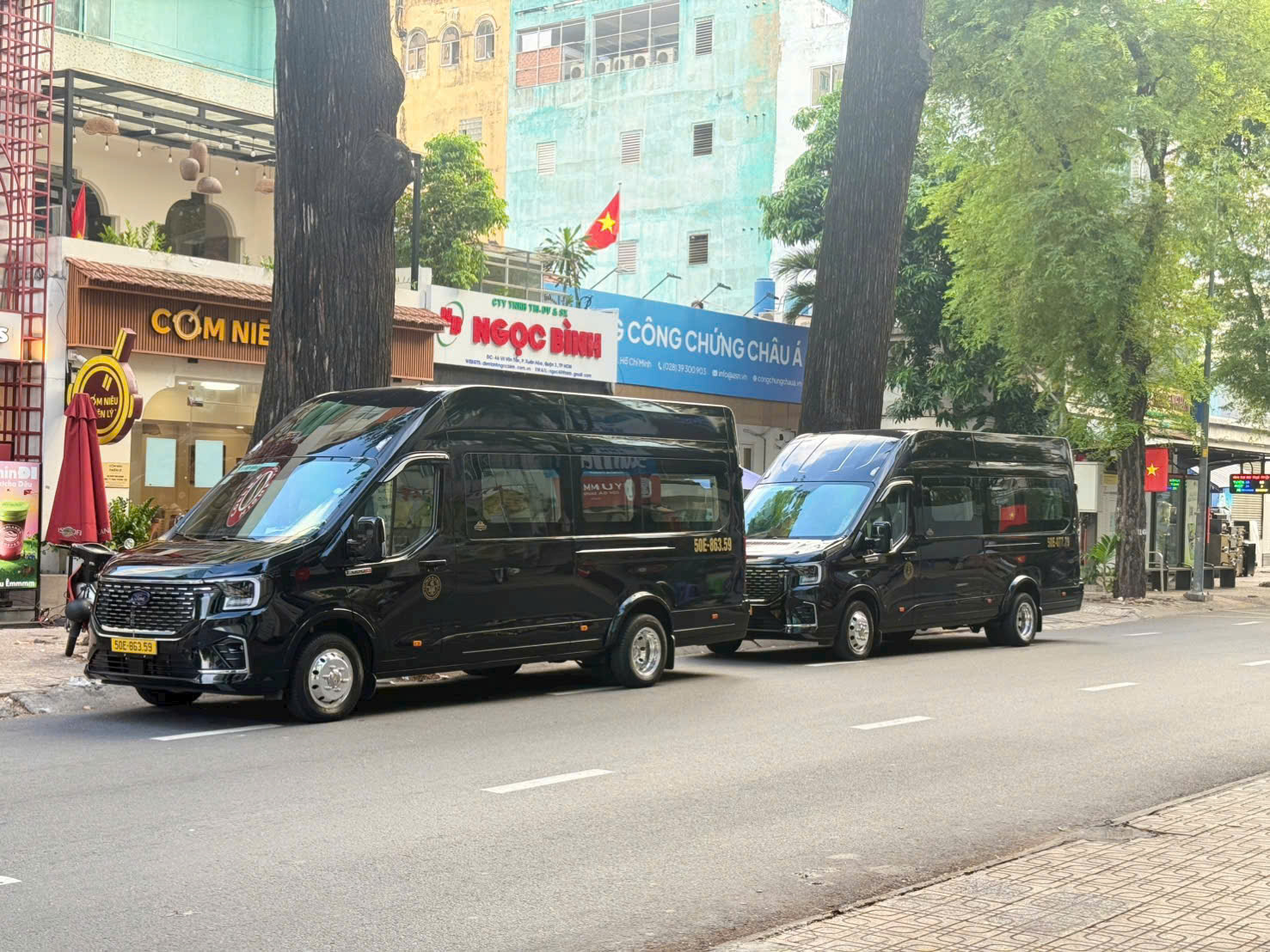 Thuê xe Limousine Phan Rang Sài Gòn