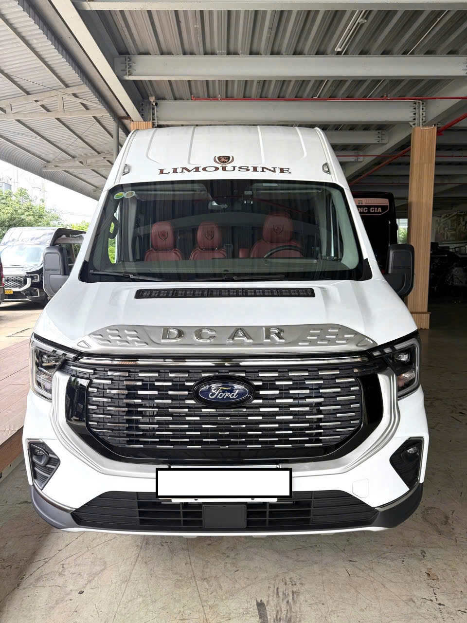 Thuê xe Limousine Quận 2 đi Cam Ranh