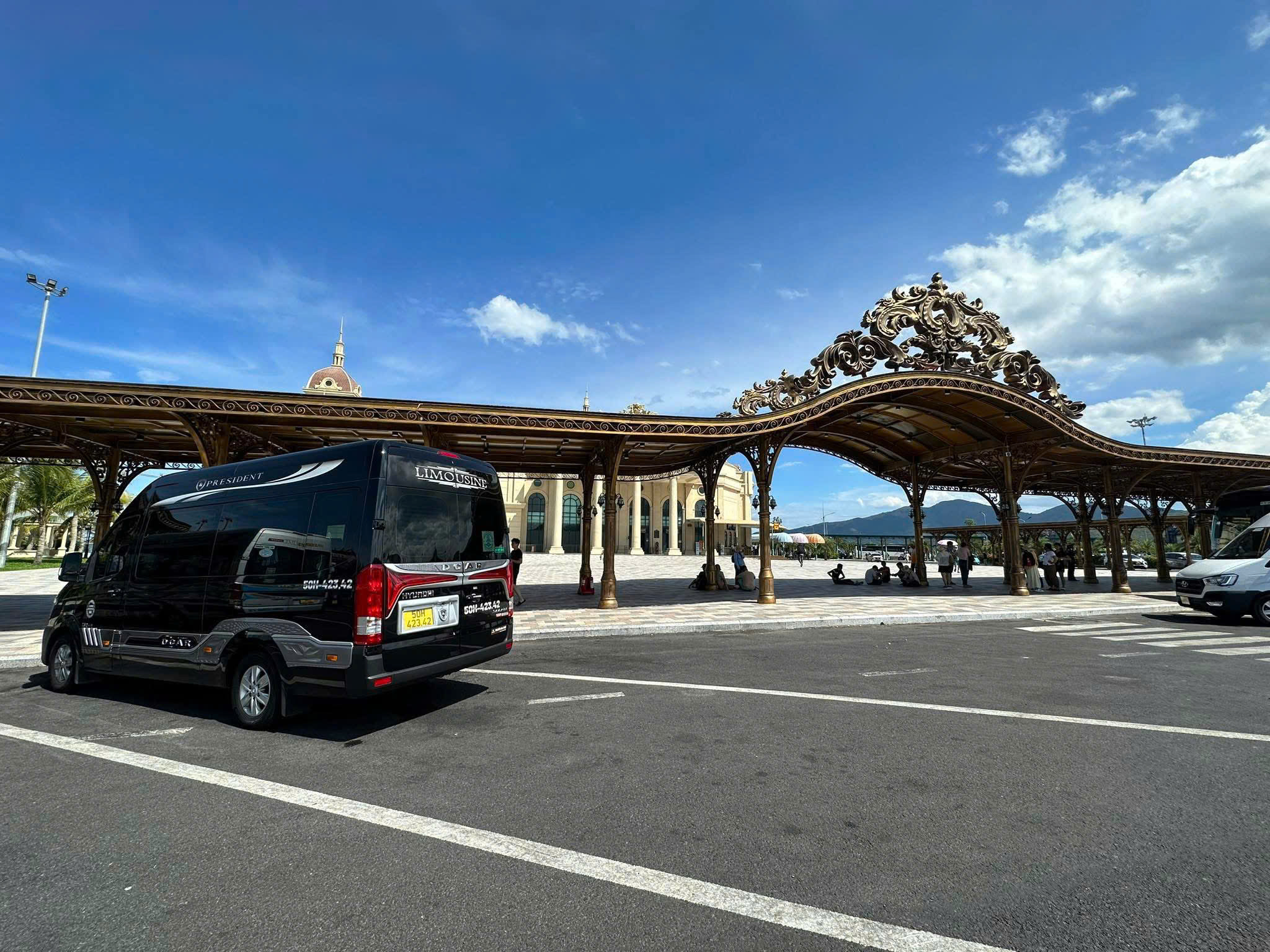 Thuê xe Limousine riêng Sài Gòn đi Cam Ranh
