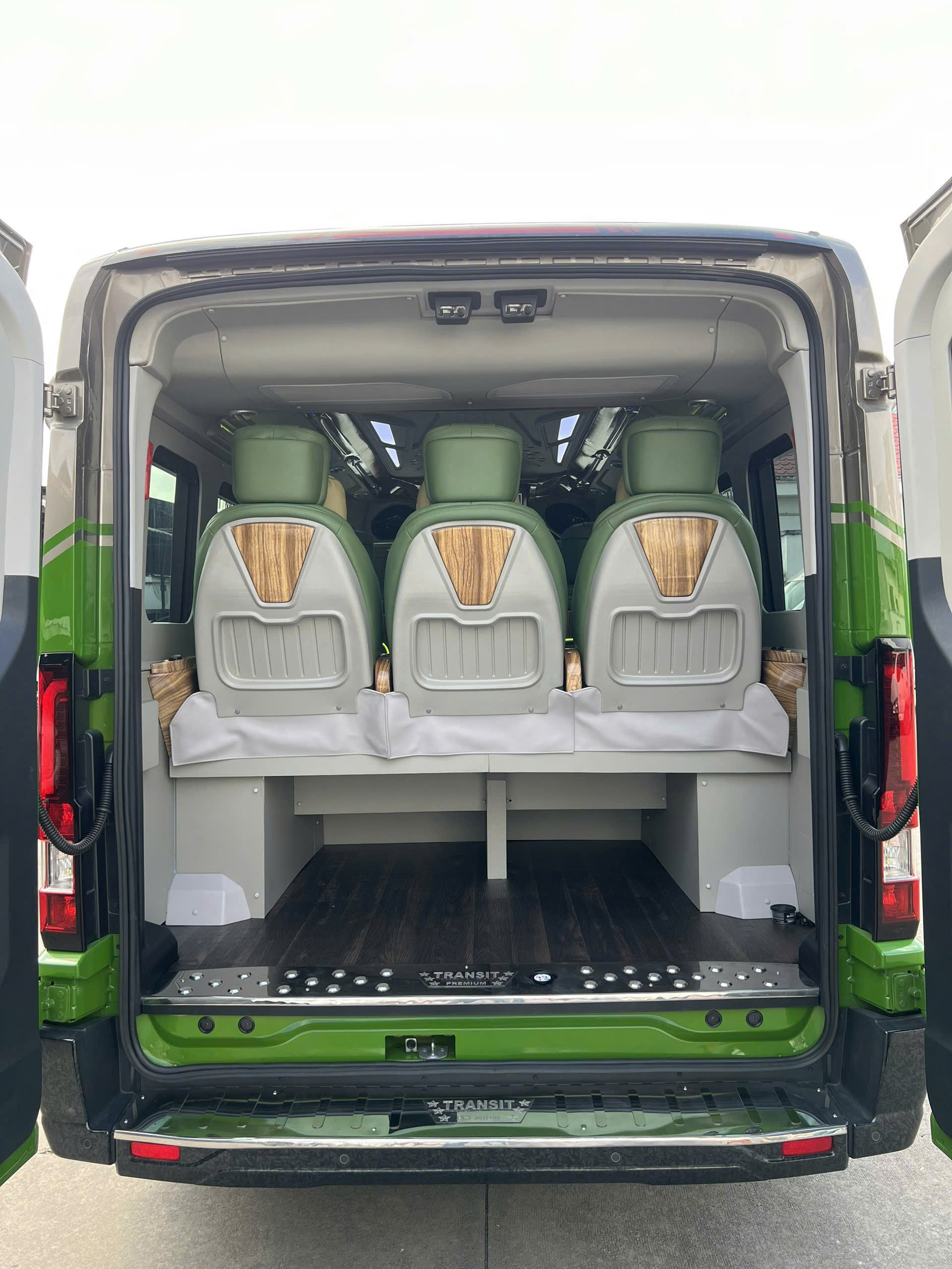 Thuê xe Limousine Sài Gòn - Cam Ranh giá rẻ